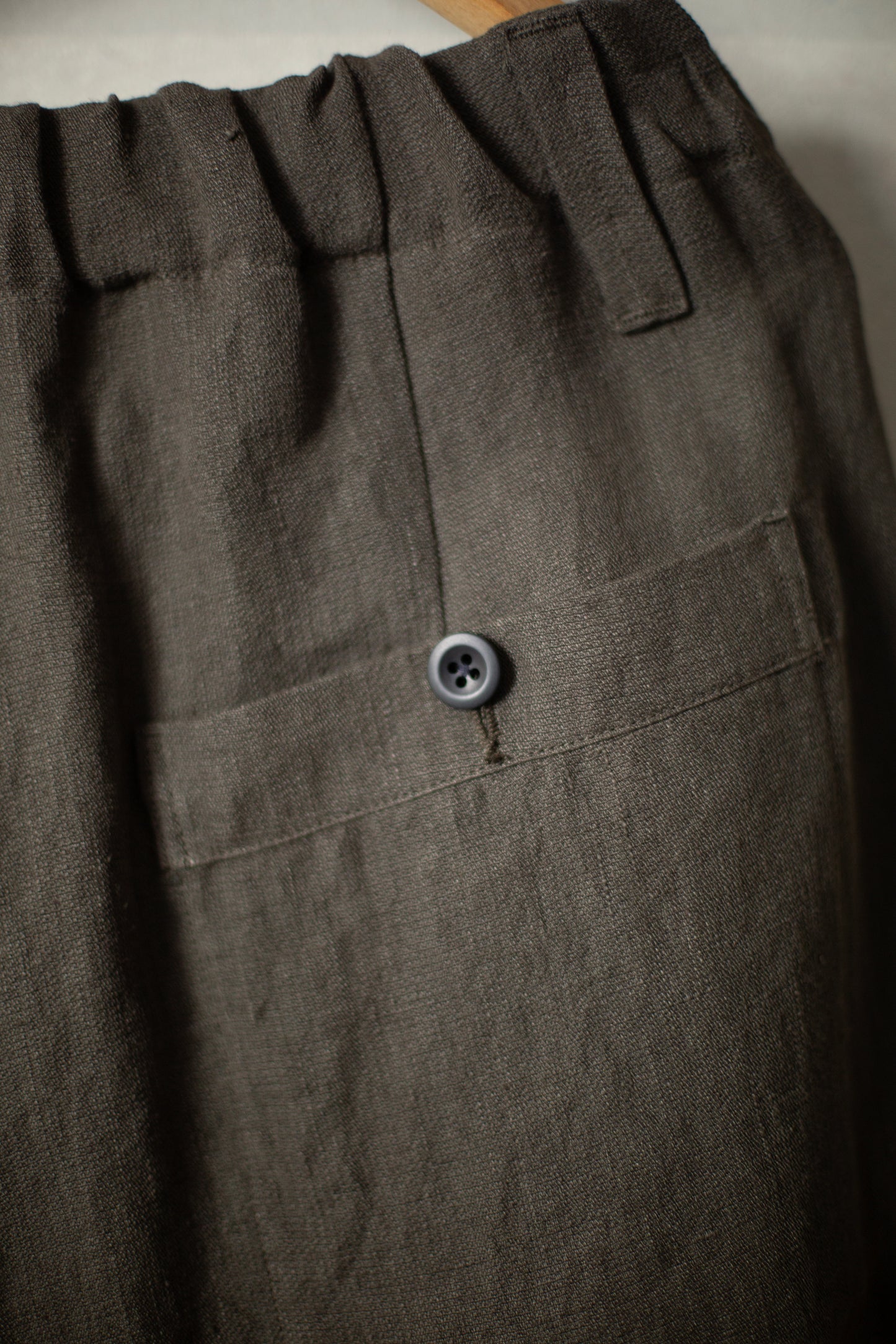Elastic Pant in shale grey dobby weave hemp