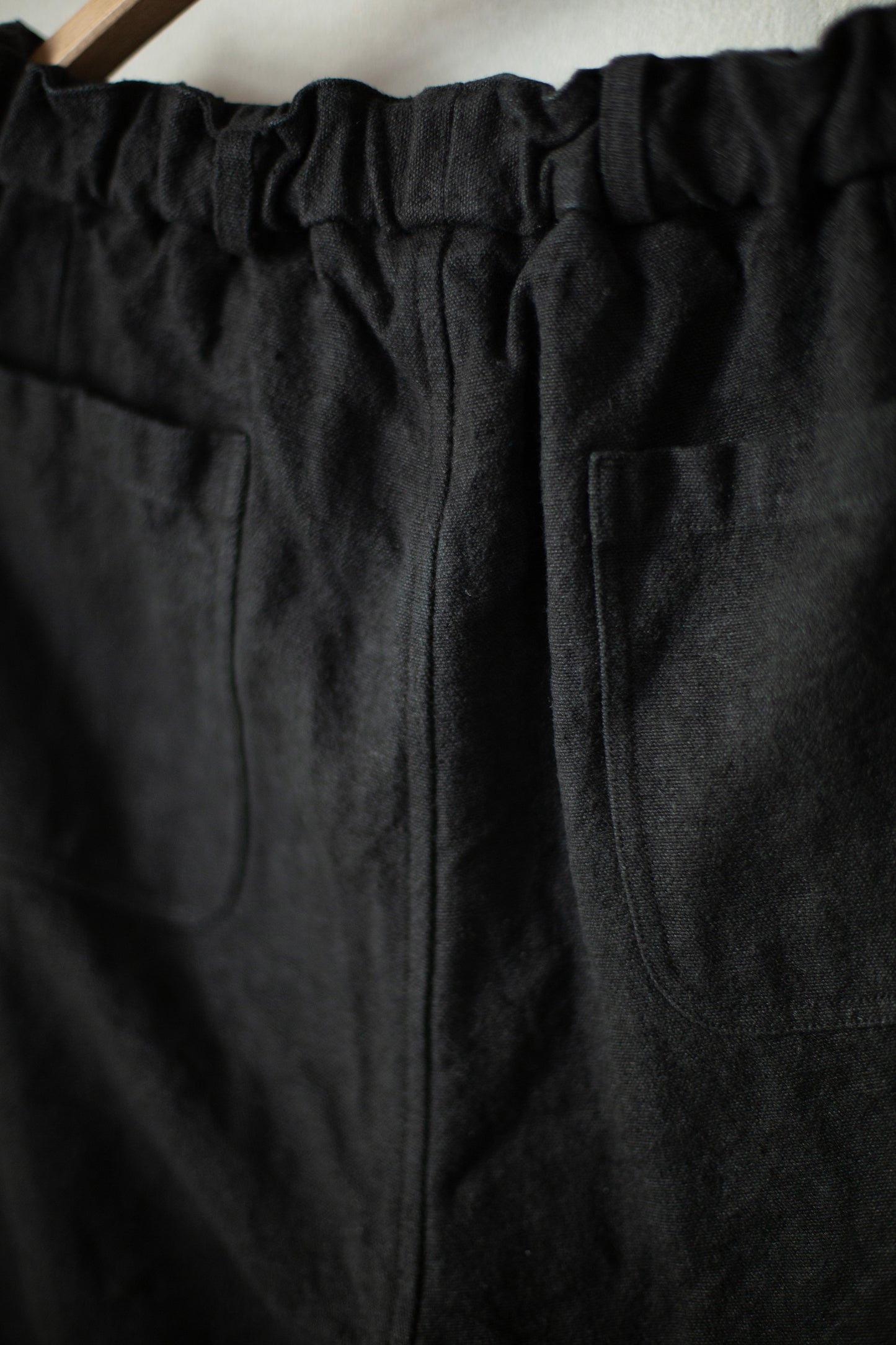 slim trousers in black brushed linen/ramie