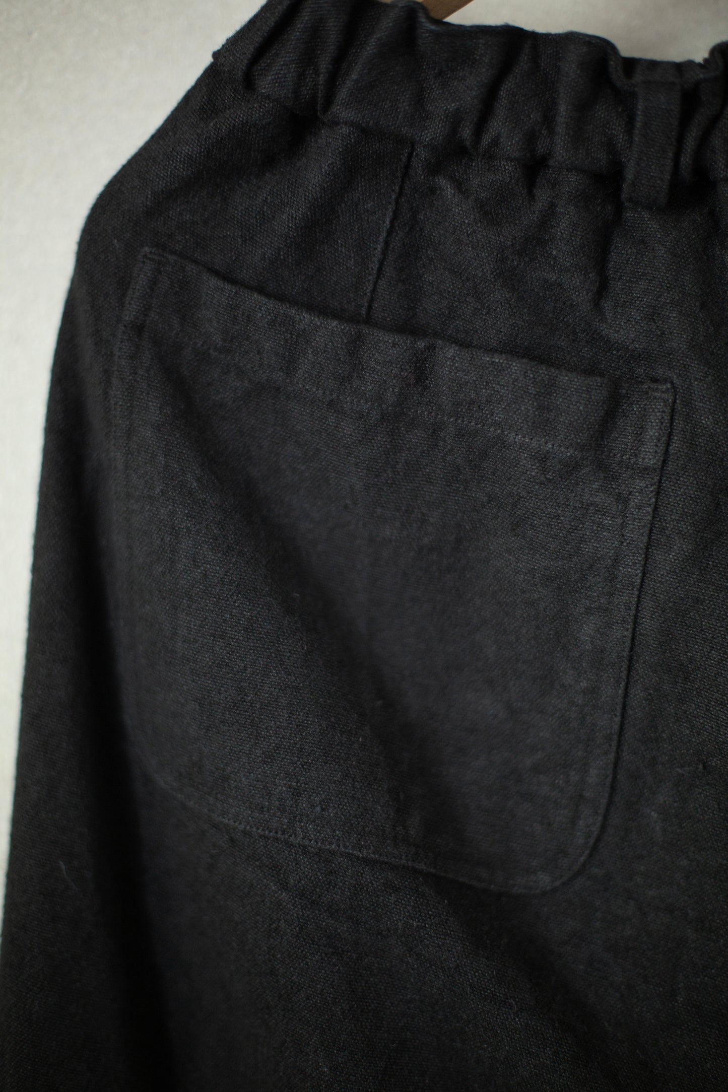 slim trousers in black brushed linen/ramie