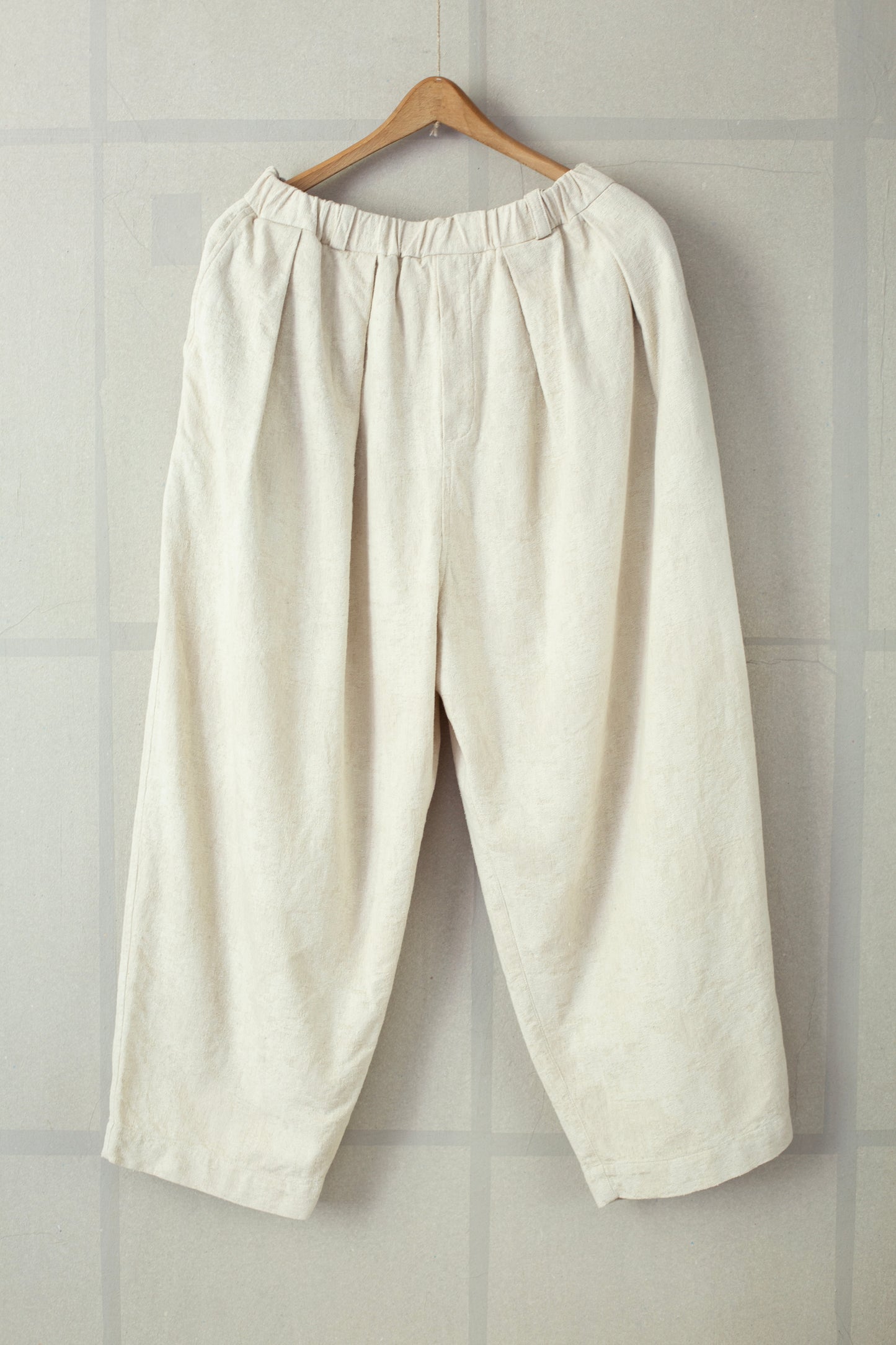 loose pants in natural white silk cotton linen jacquard