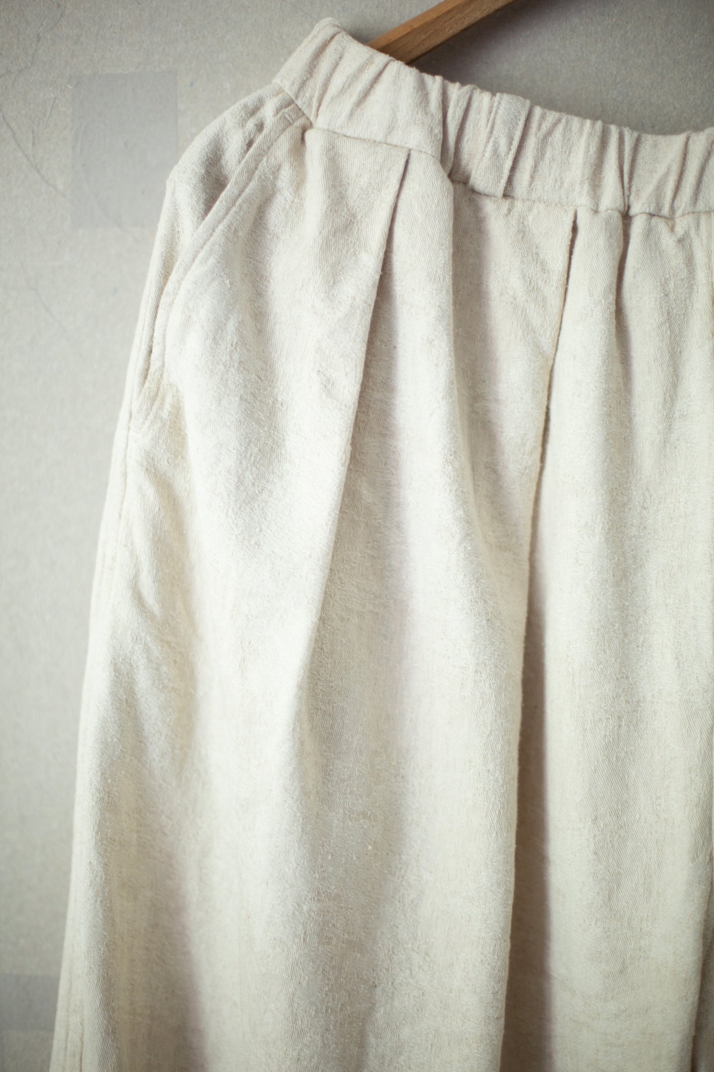 loose pants in natural white silk cotton linen jacquard