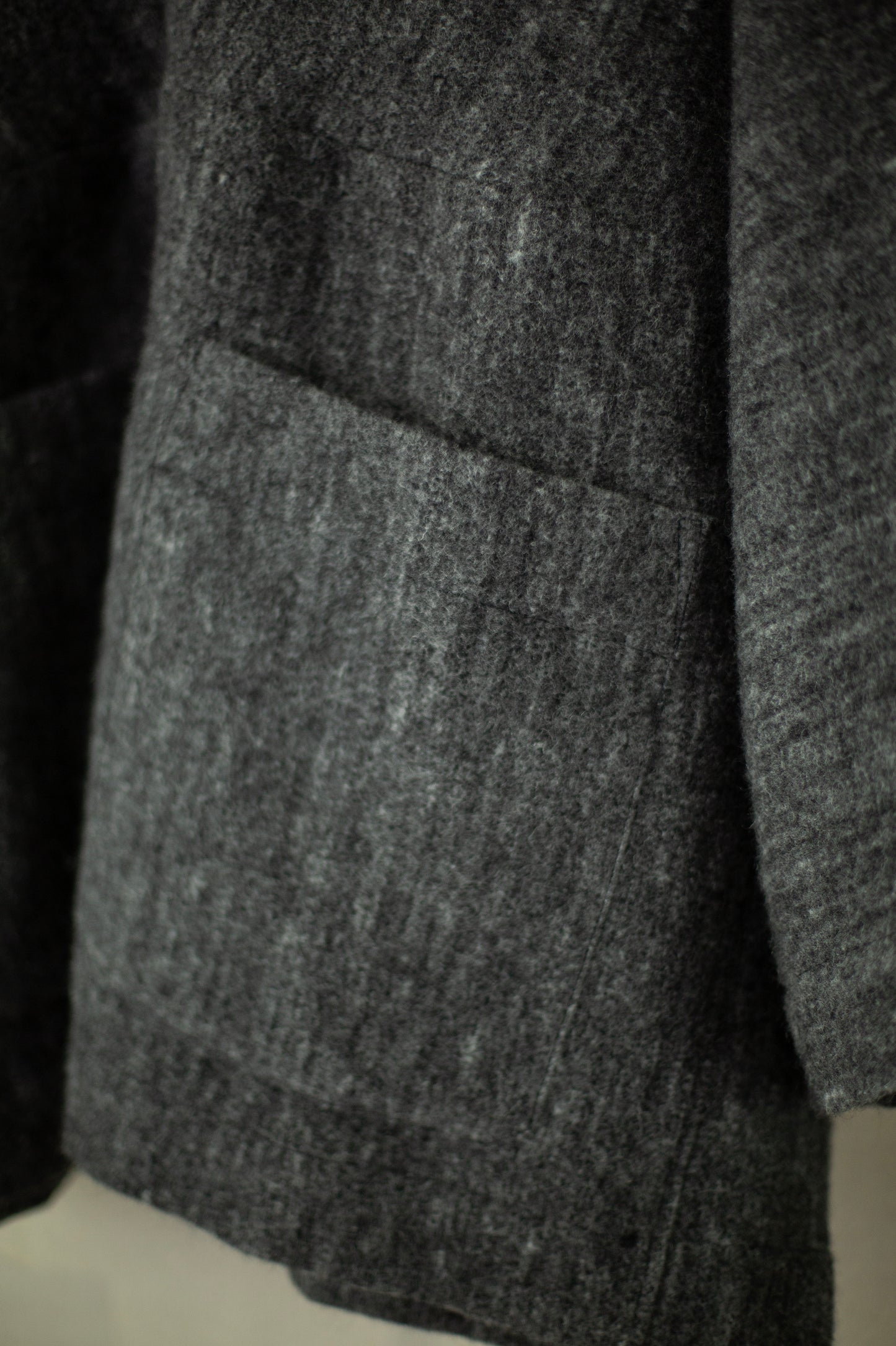 Hooded short coat in dark heather hemp wool and flax