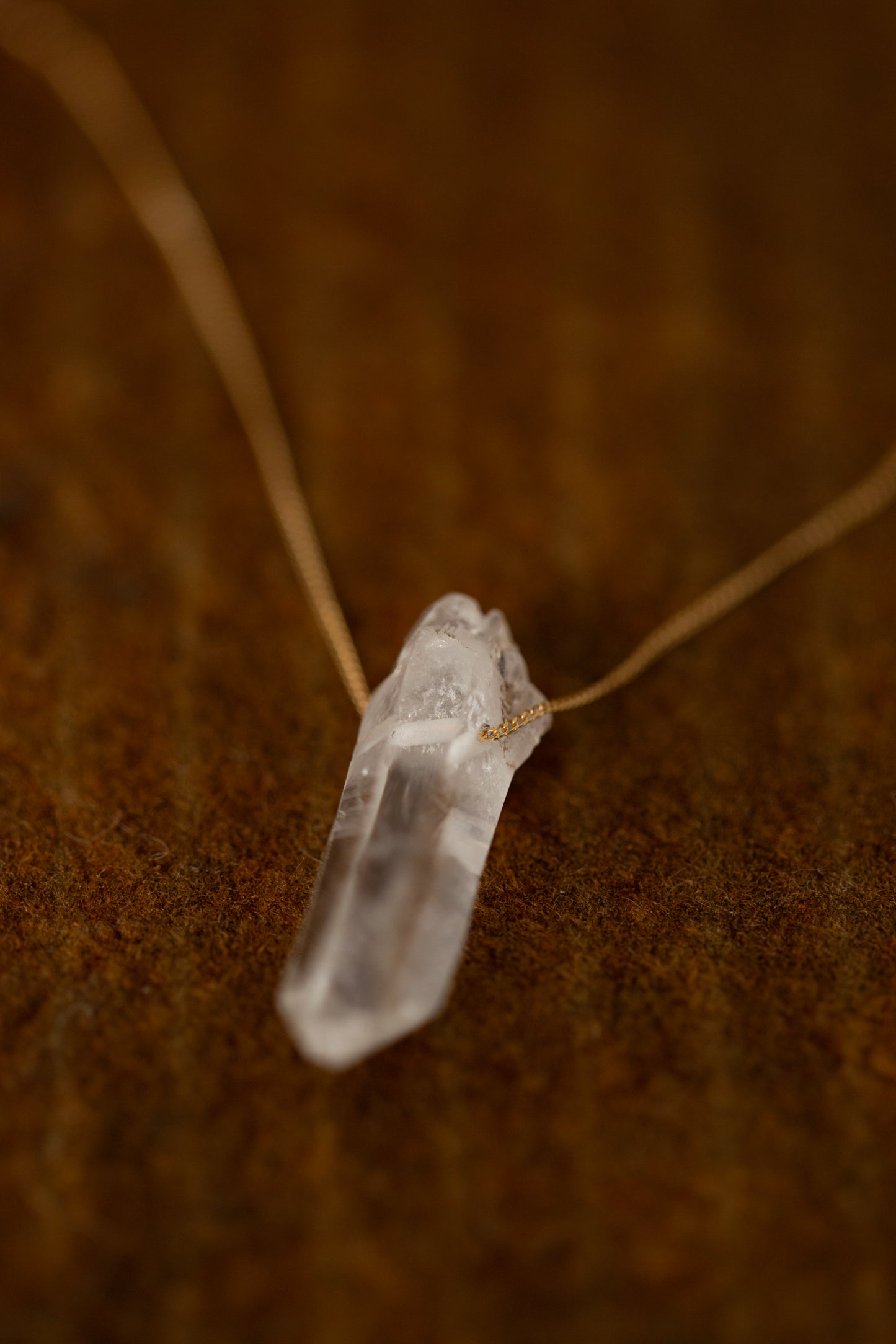 Crystal pendant necklace