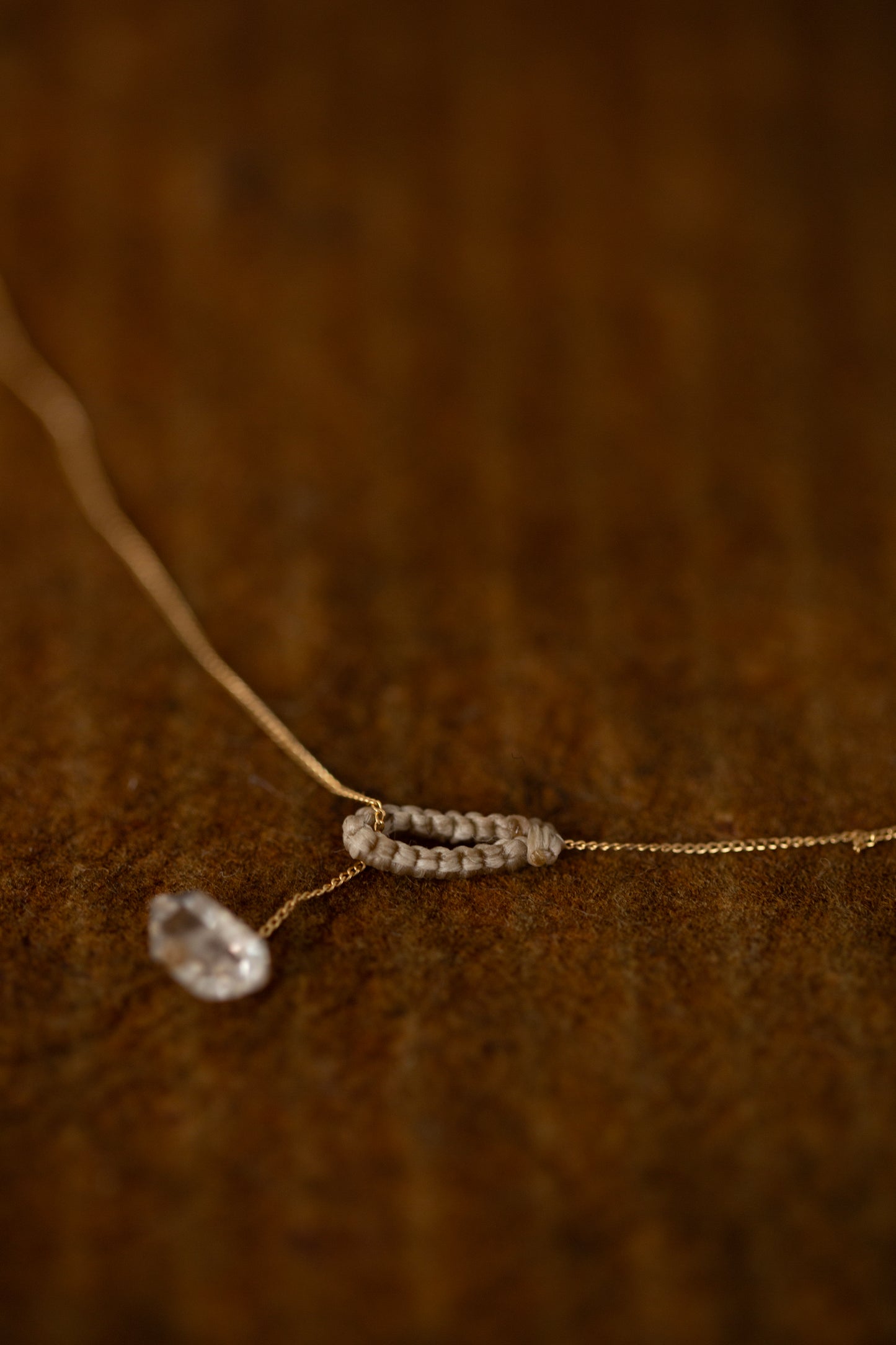 Crystal pendant necklace
