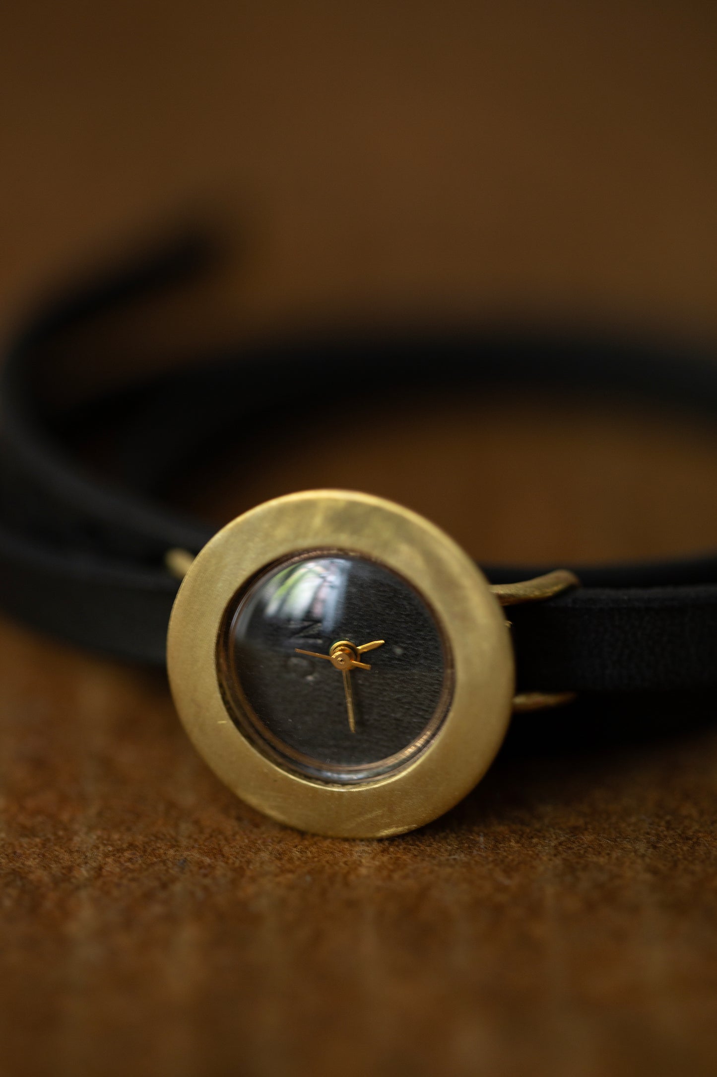 Black/brass tripple wrist wrap 'PETAL' watch