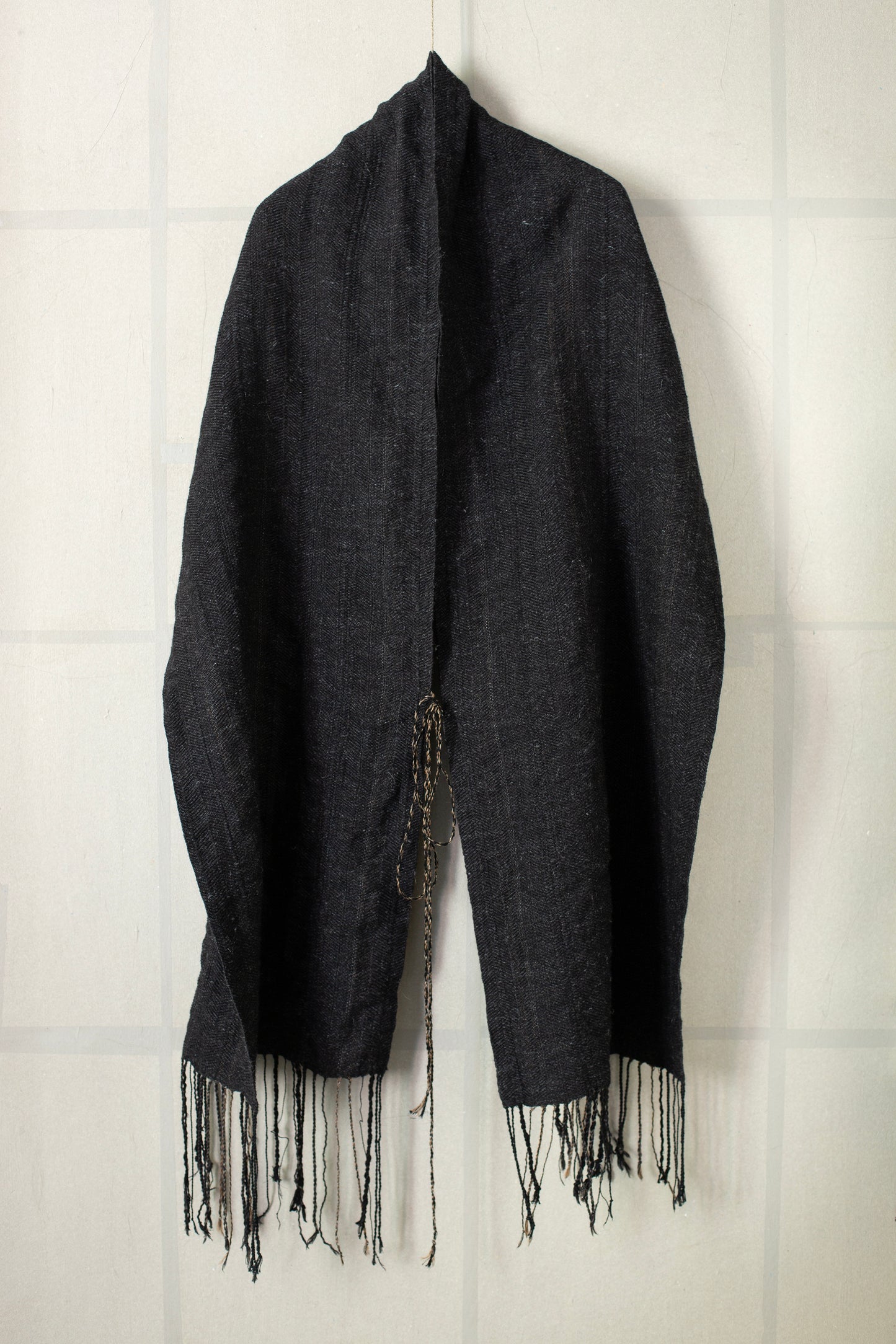 SCARF#35 - HANDWOVEN ANTHRACITE