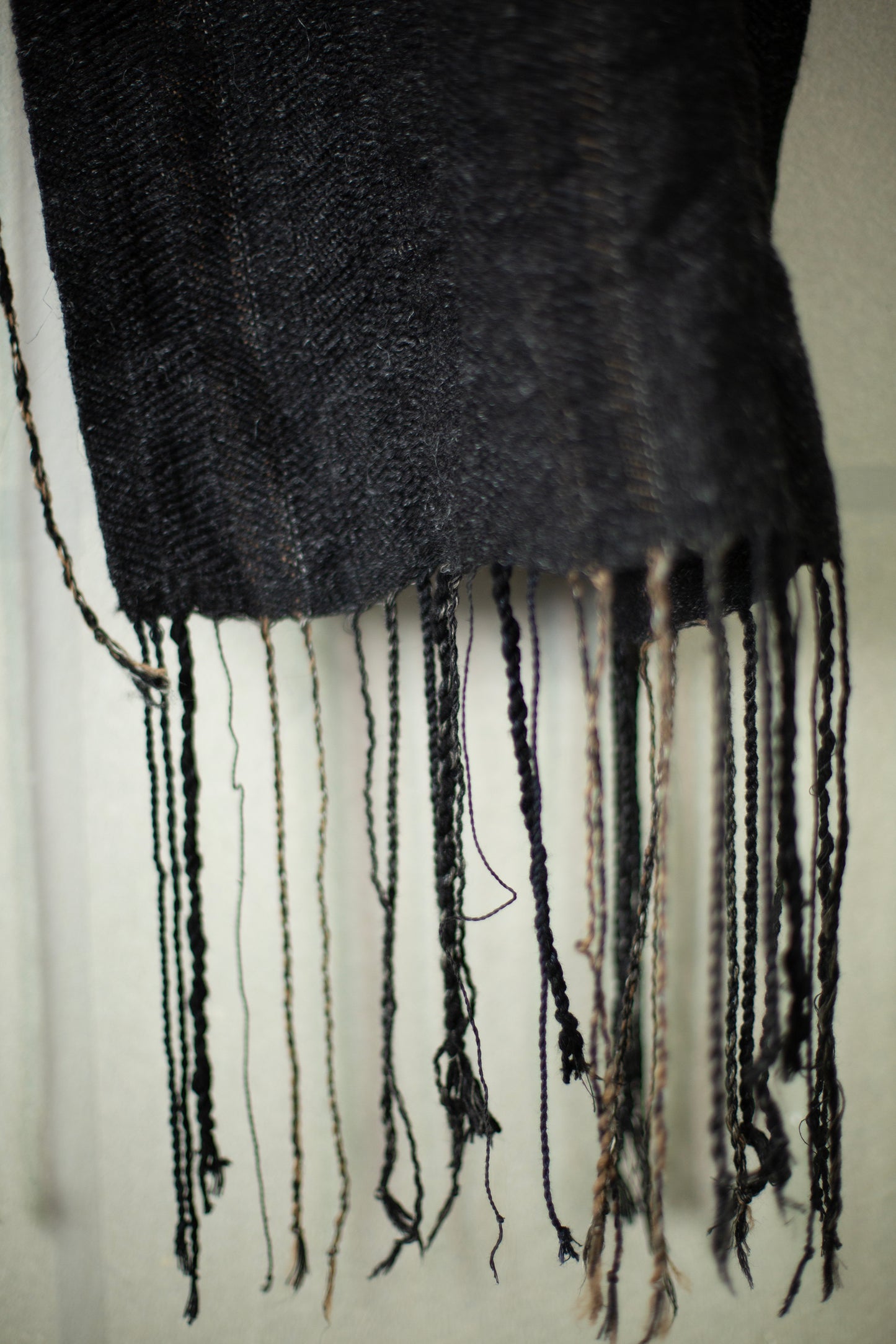 SCARF#35 - HANDWOVEN ANTHRACITE