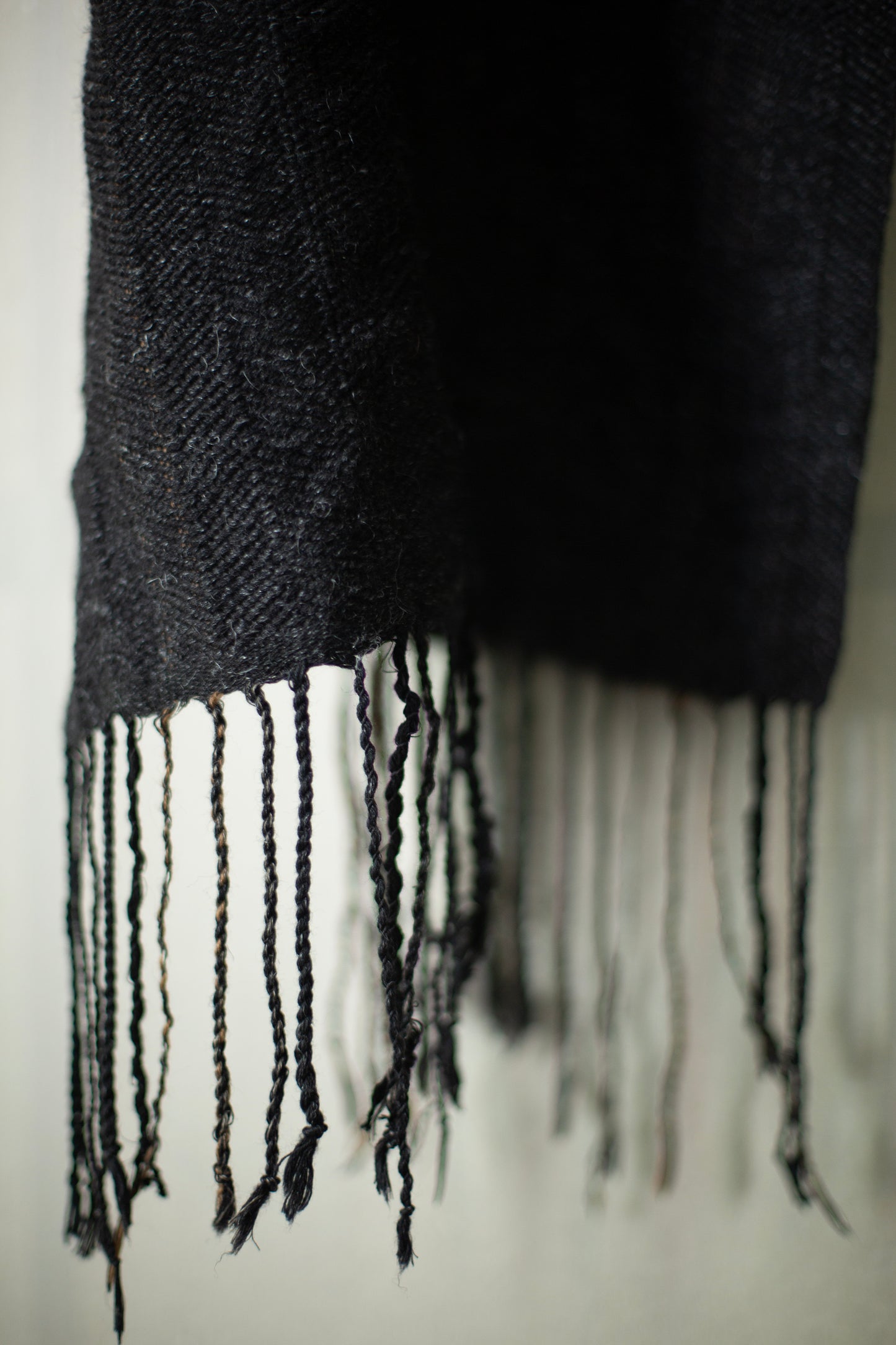 SCARF#35 - HANDWOVEN ANTHRACITE