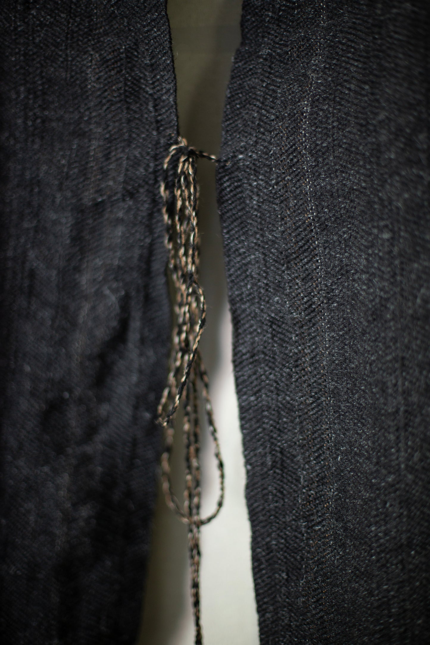 SCARF#35 - HANDWOVEN ANTHRACITE