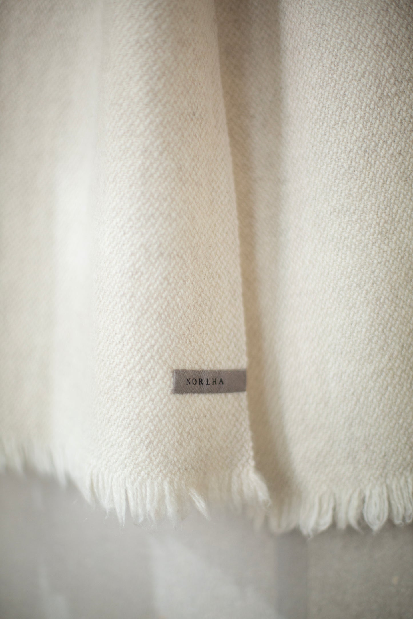 Nomad White Classic scarf