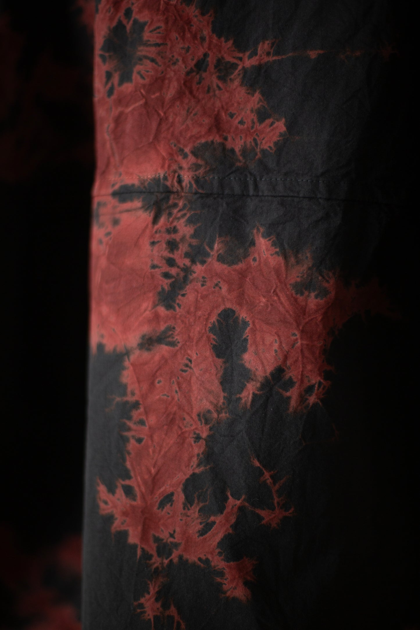 bordeaux/black cotton broad hooded jacket with shibori dyed pattern