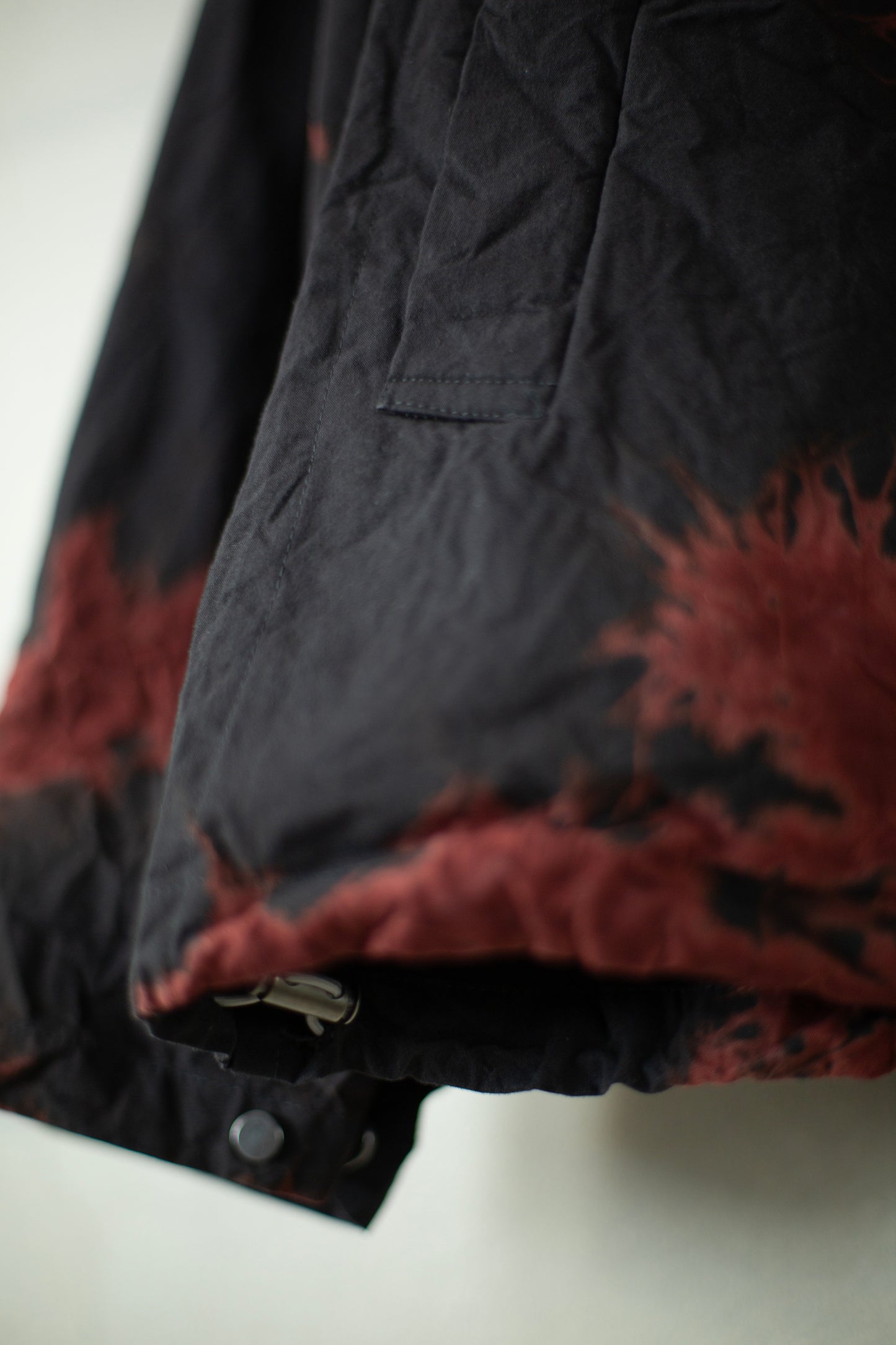 bordeaux/black cotton broad hooded jacket with shibori dyed pattern