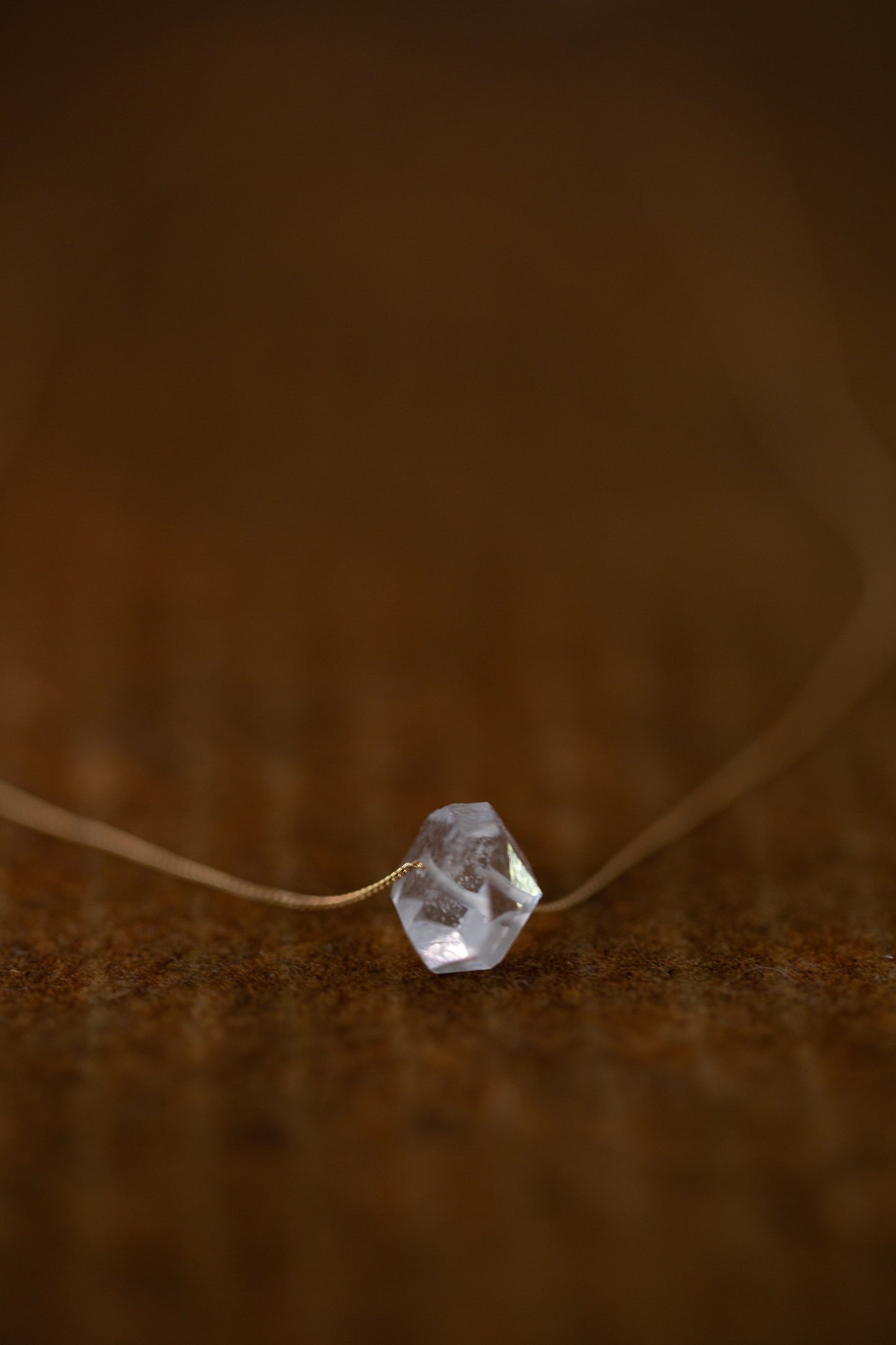 Crystal pendant necklace