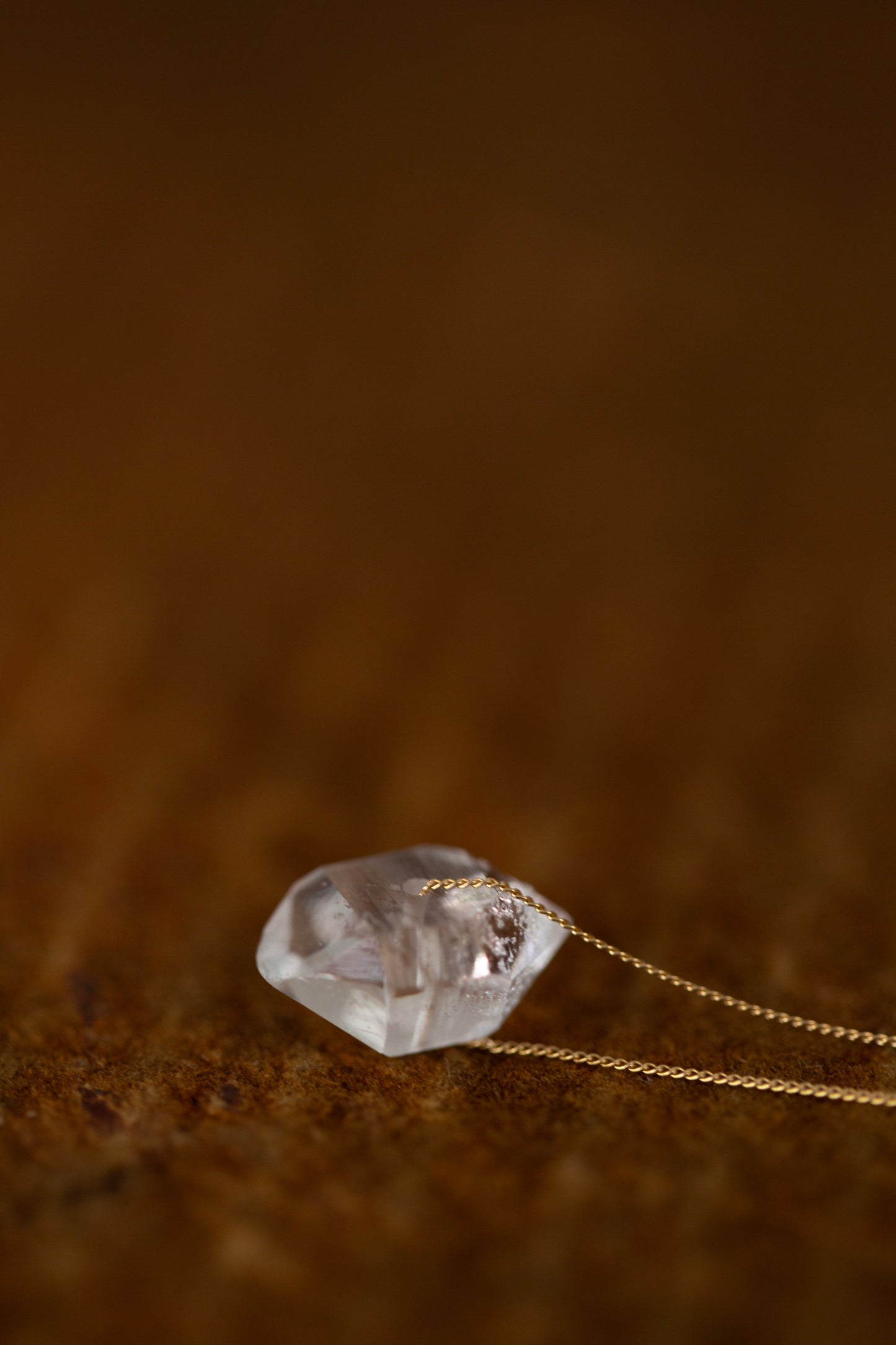 Crystal pendant necklace