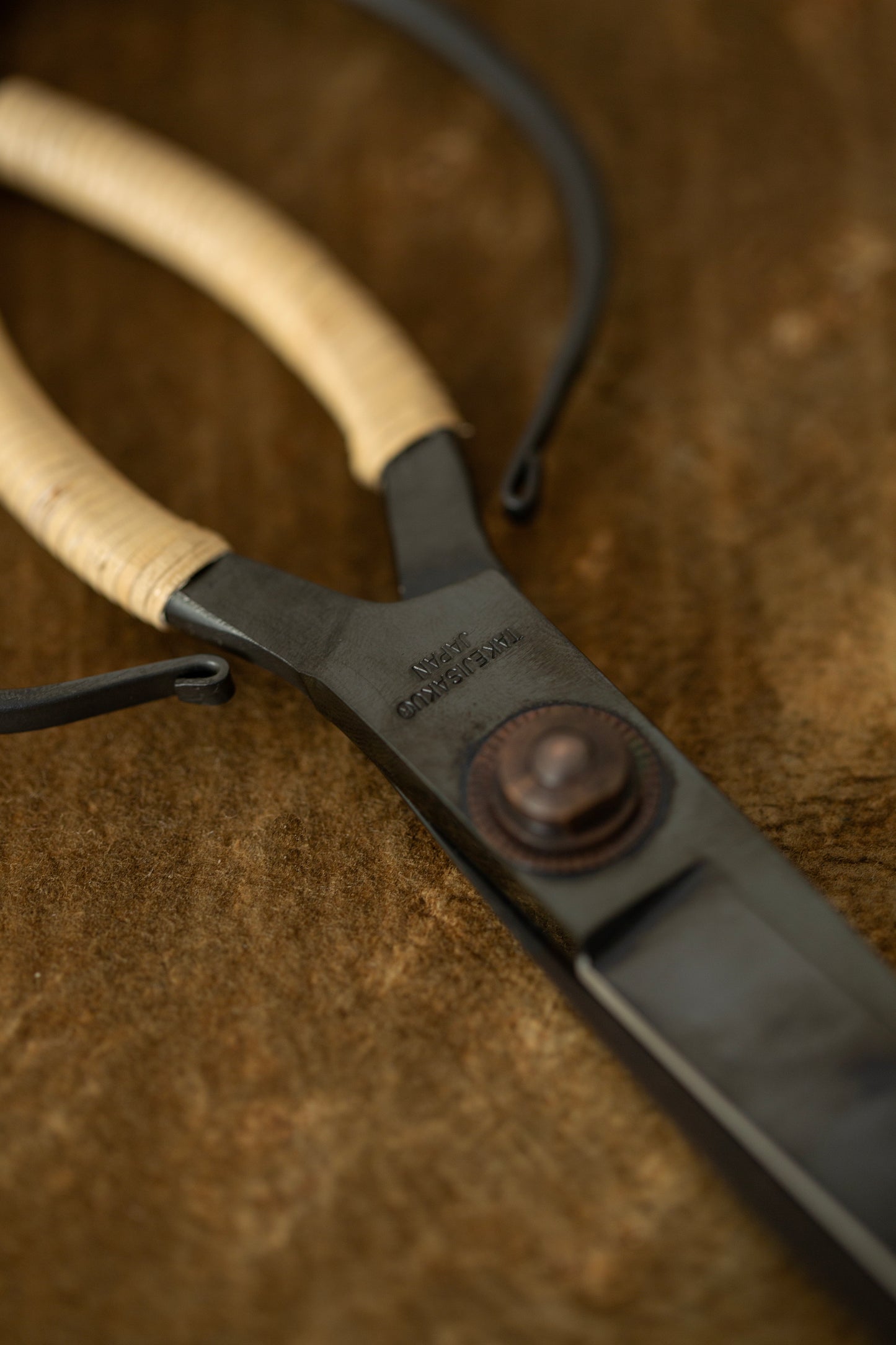 Takejisaku Ibushi garden shears with rattan