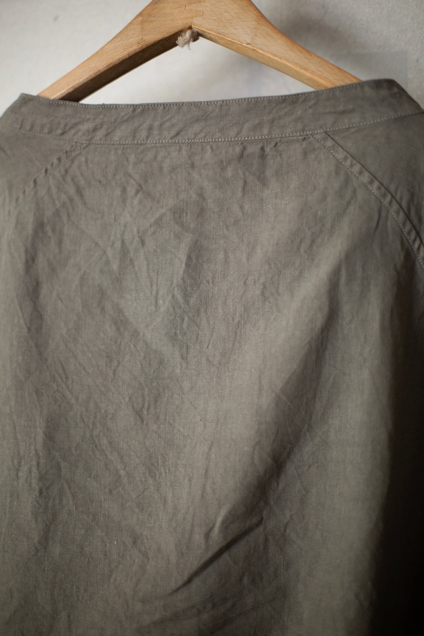 longsleeve pullover in dark mugwort high density hemp