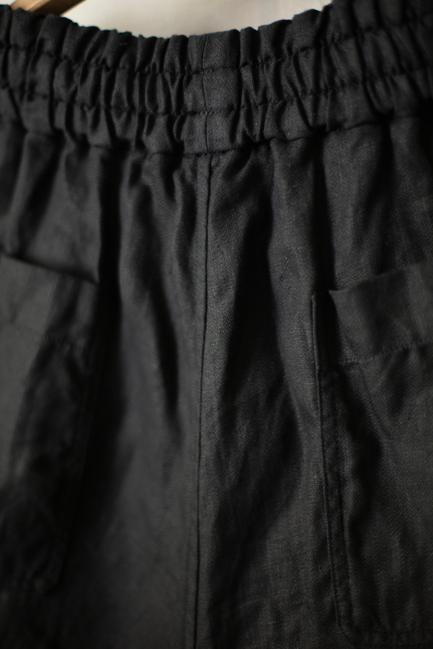 big shorts in black ripple hemp