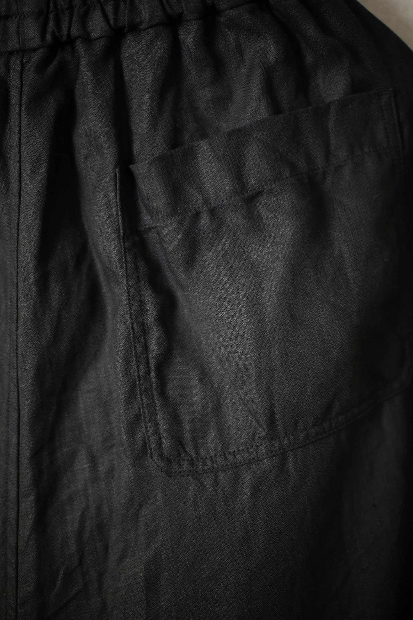 big shorts in black ripple hemp