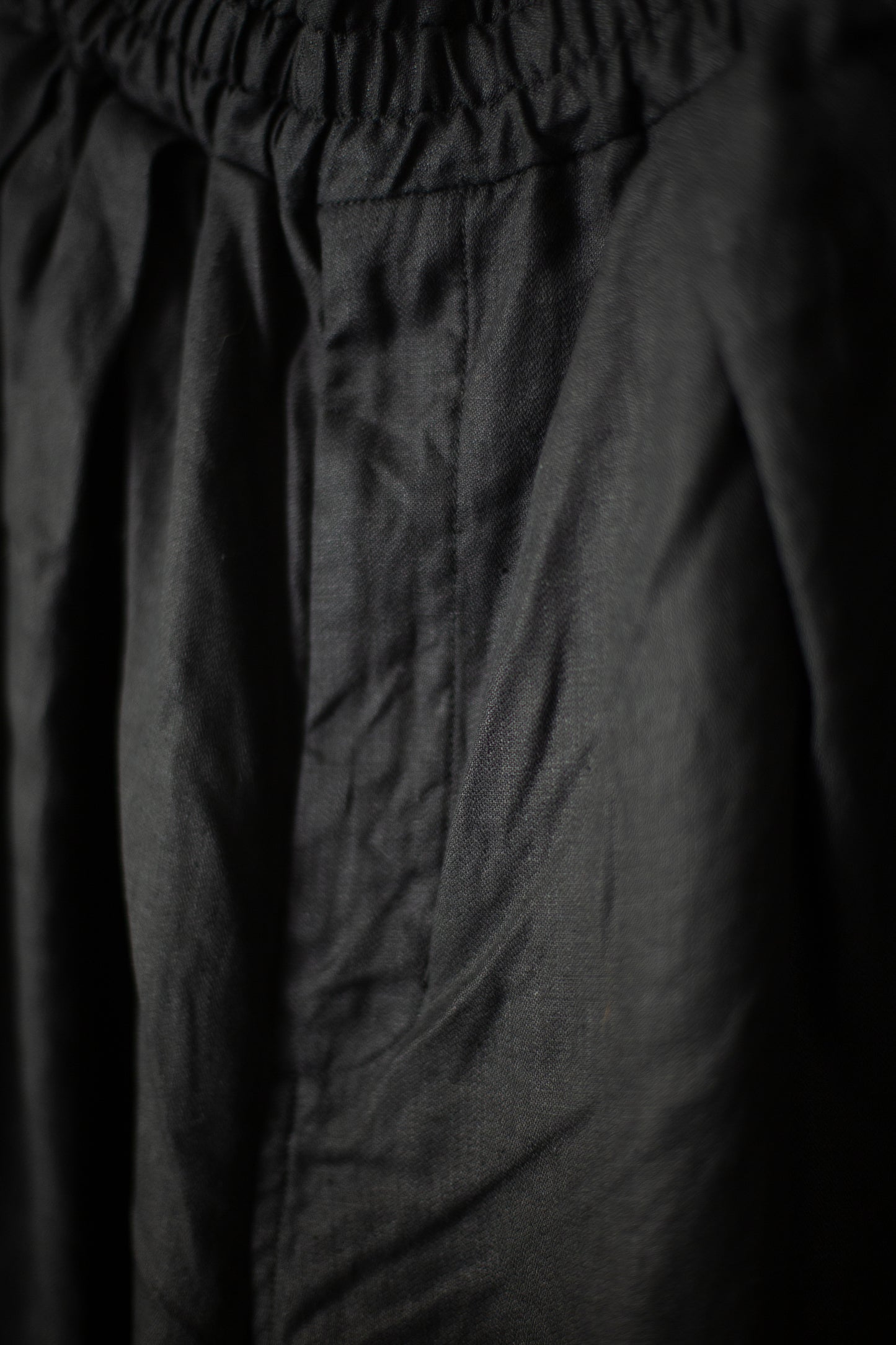 big shorts in black ripple hemp