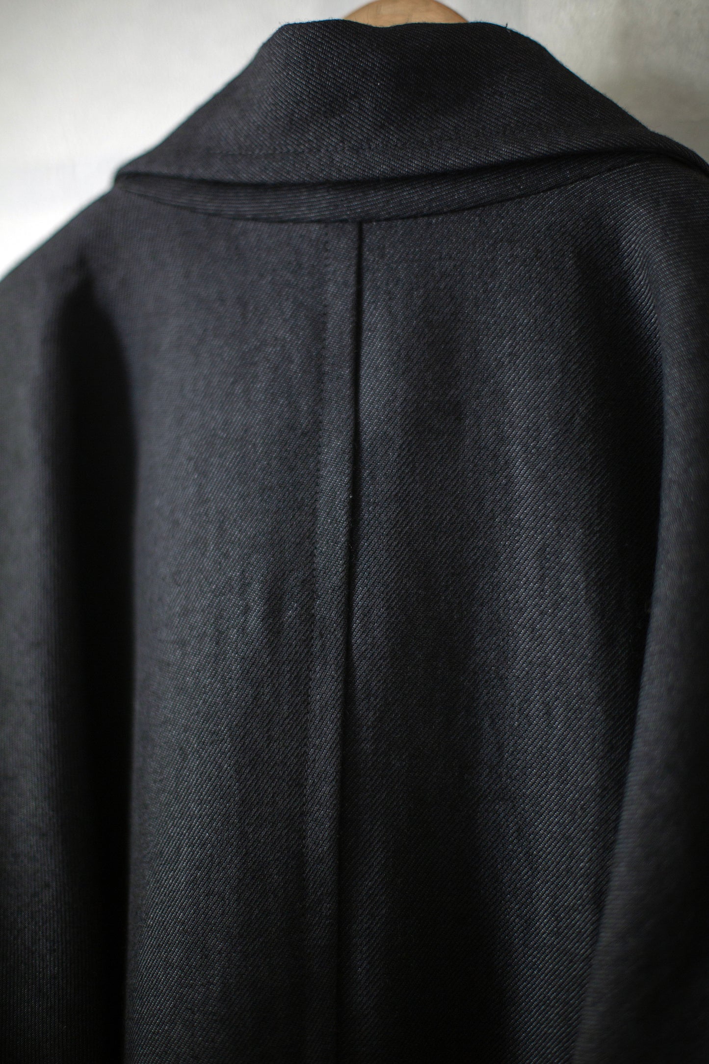 COAT#27 - OFF BLACK WOOL PAPER TWILL