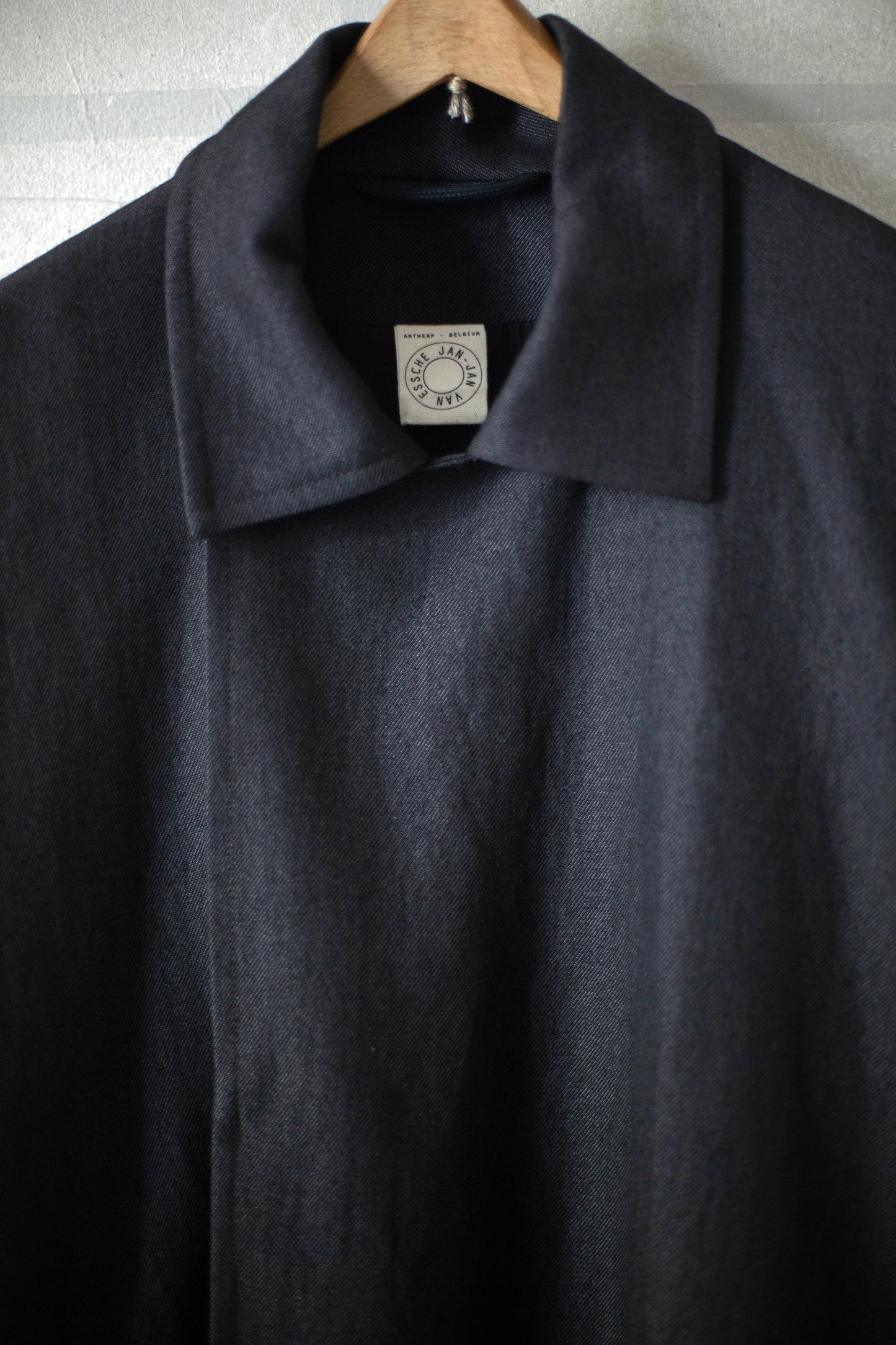 COAT#27 - OFF BLACK WOOL PAPER TWILL
