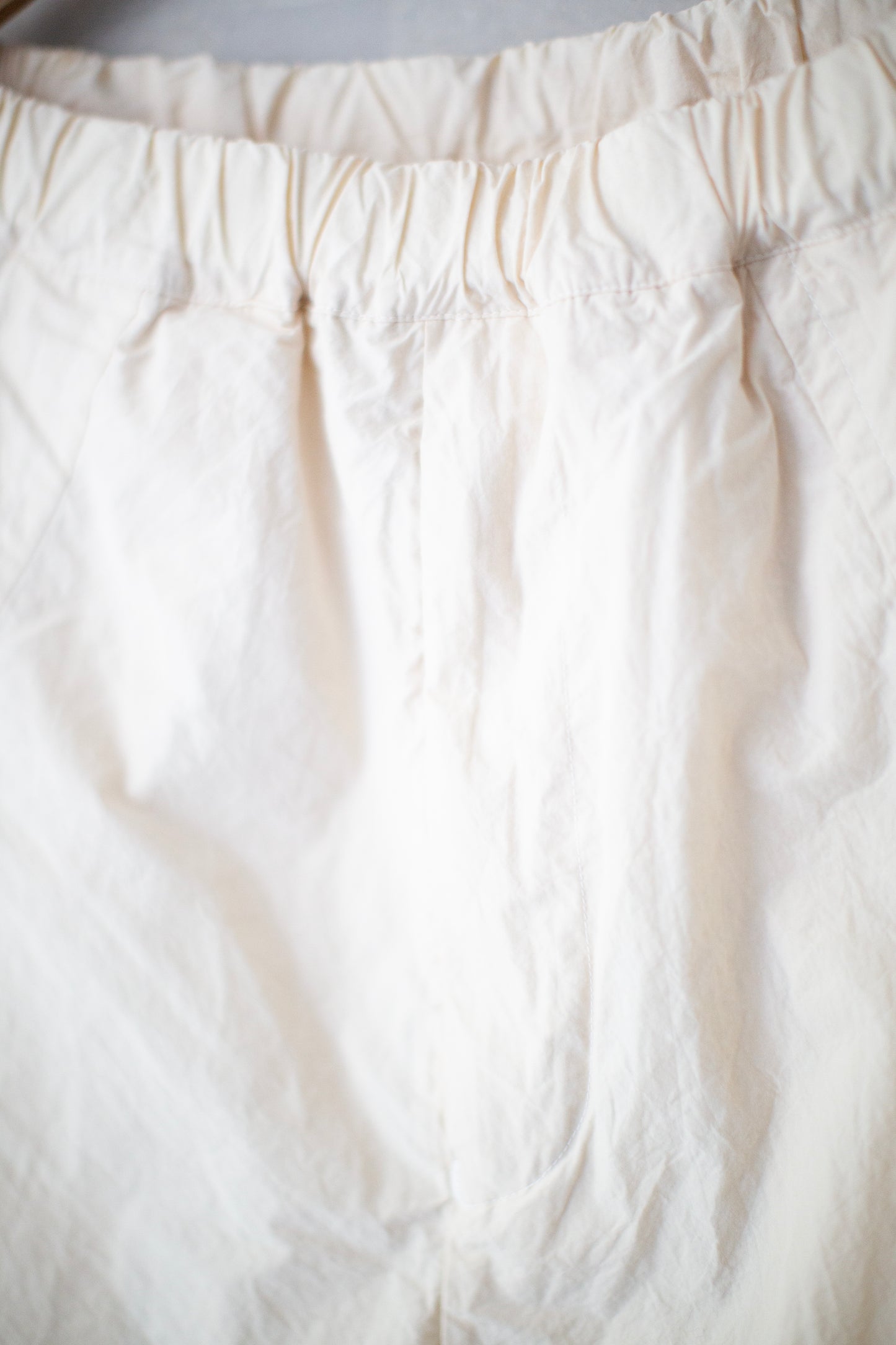 Fabric Forming Twist Pants in Off White