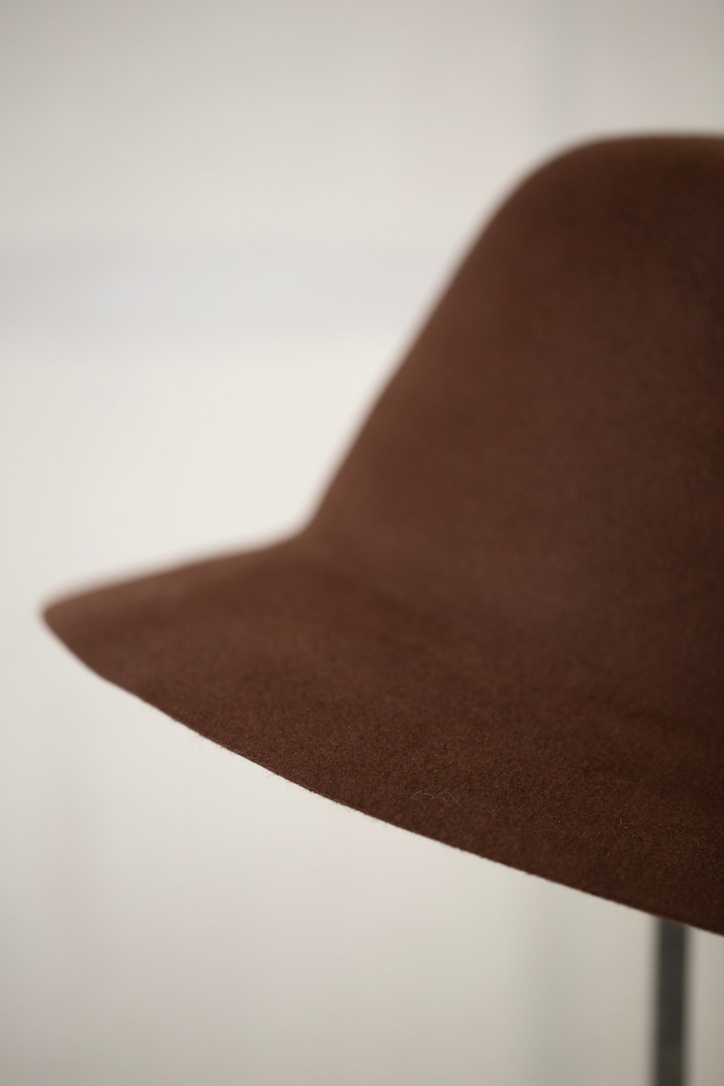 HAT#9 - DARK BROWN BEAVER FELT