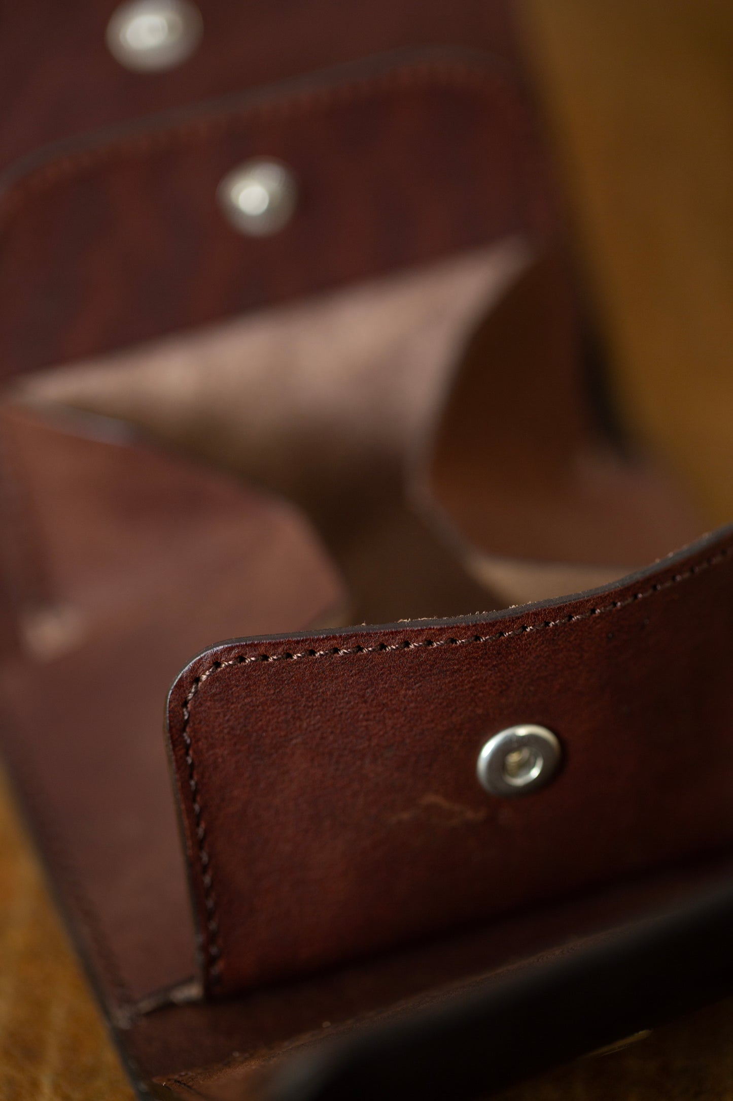 Mud dye deer suede wallet