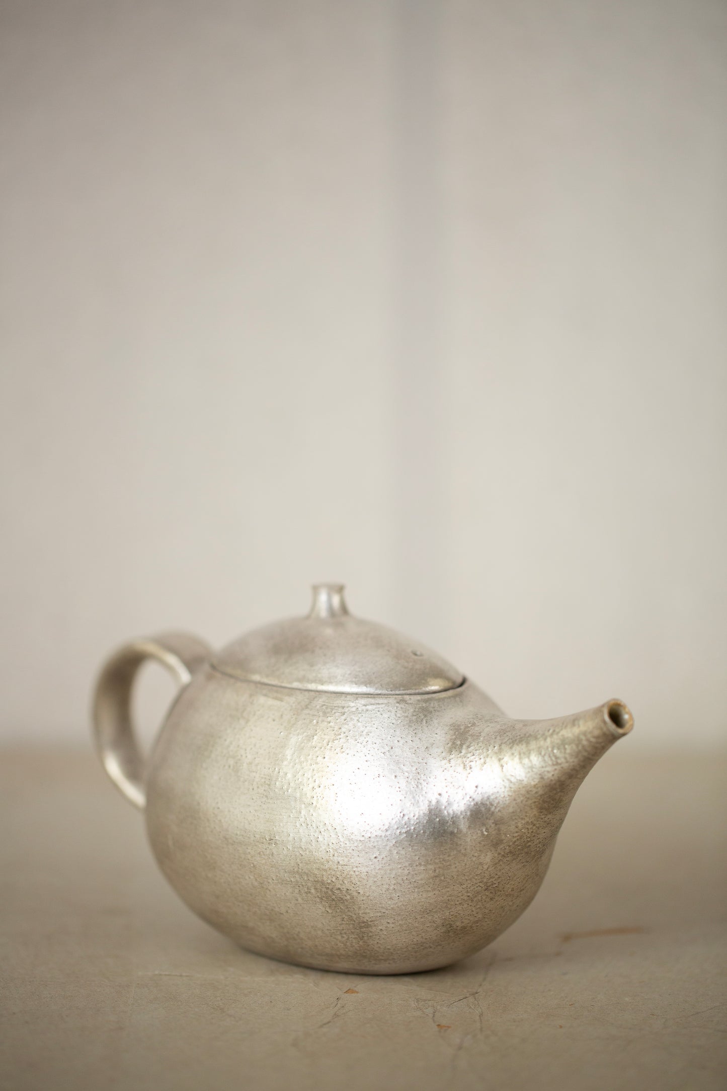 Silver glaze tea pot