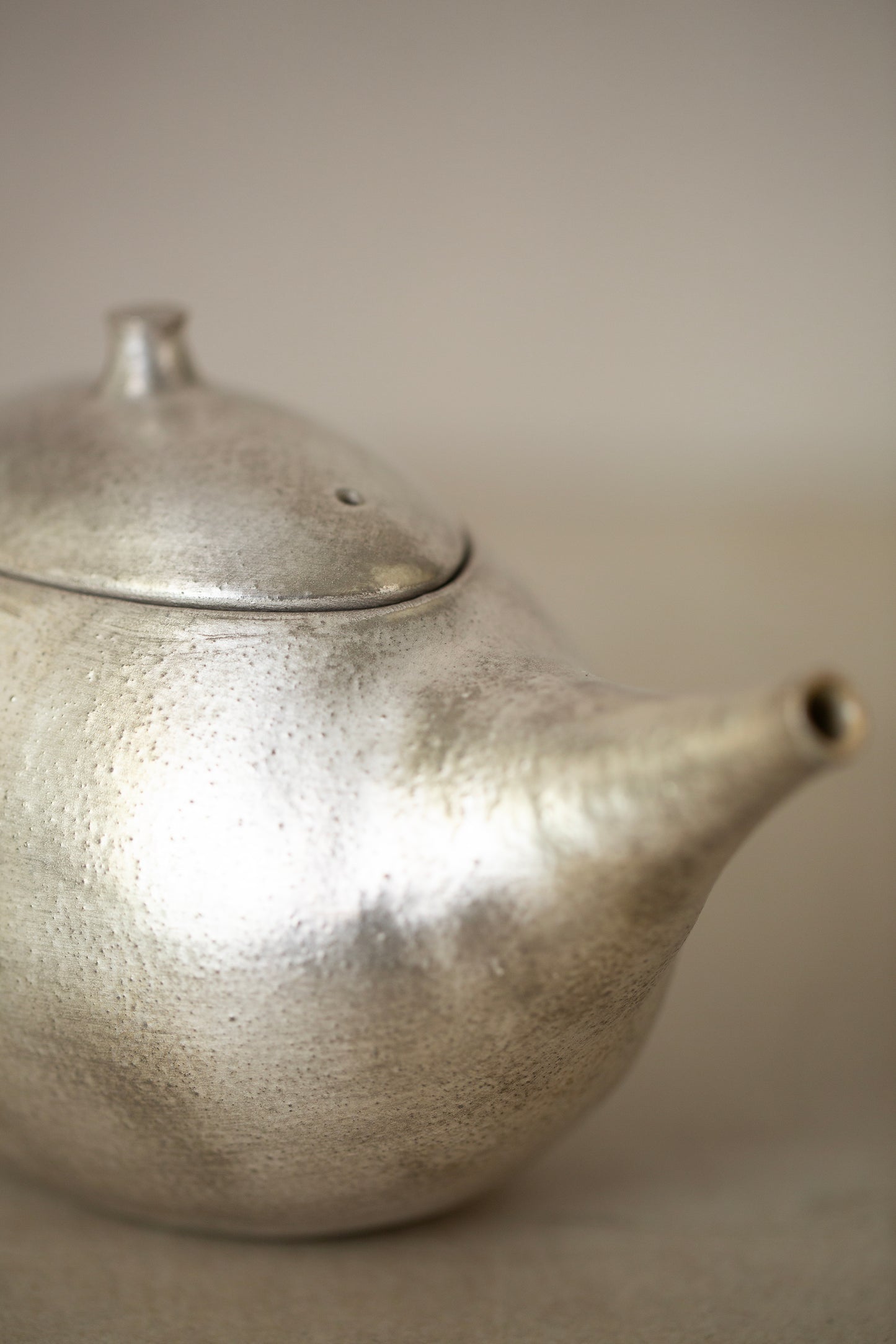 Silver glaze tea pot