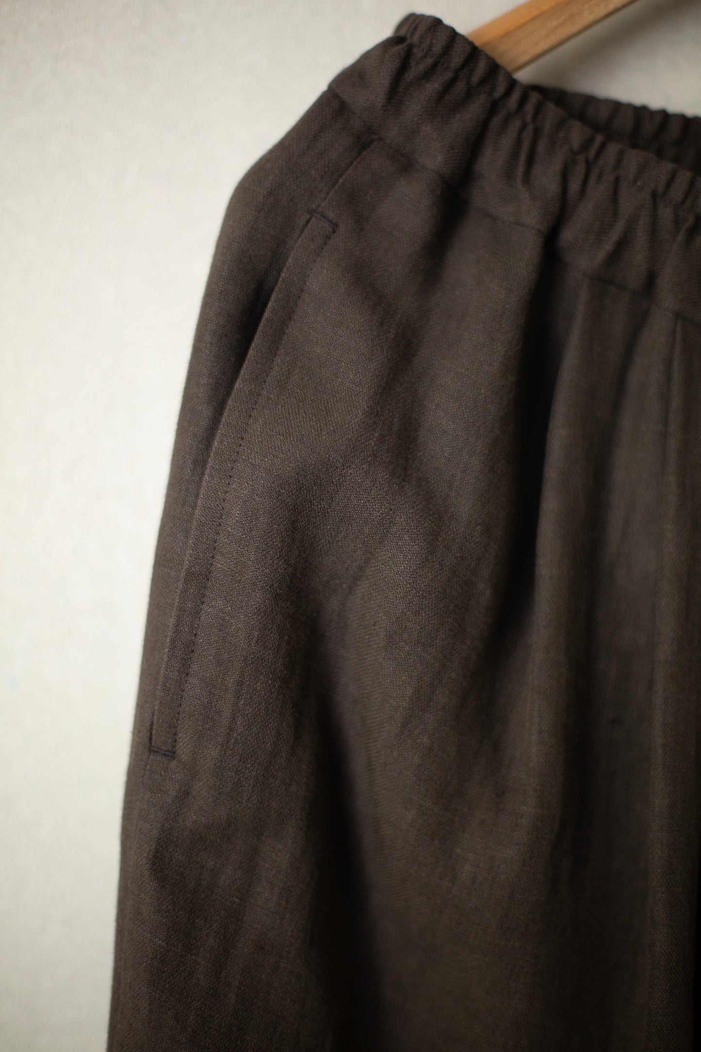dark brown crepe linen broken trousers