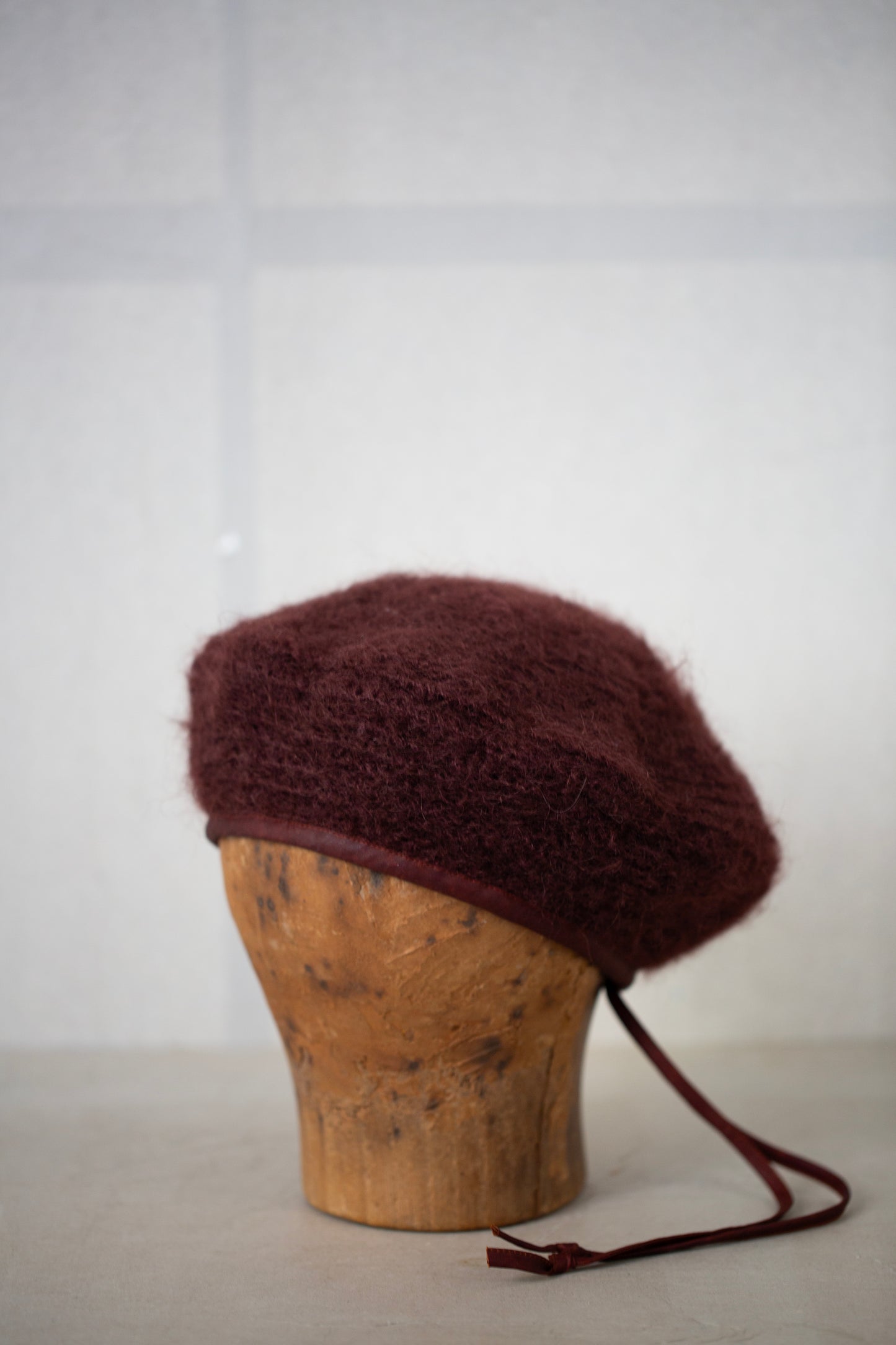 BERET#1 - GOAT MOHAIR OXBLOOD
