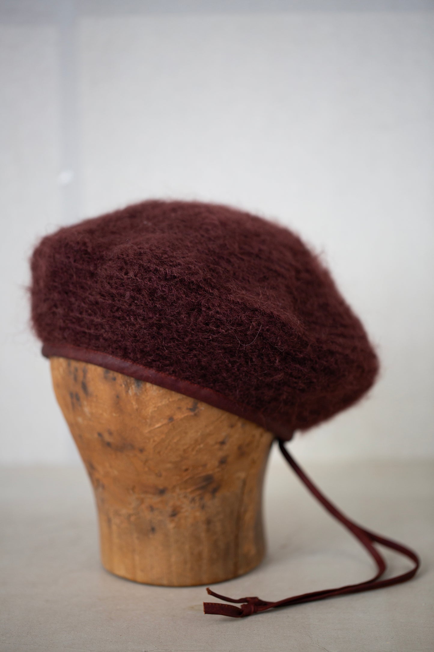 BERET#1 - GOAT MOHAIR OXBLOOD