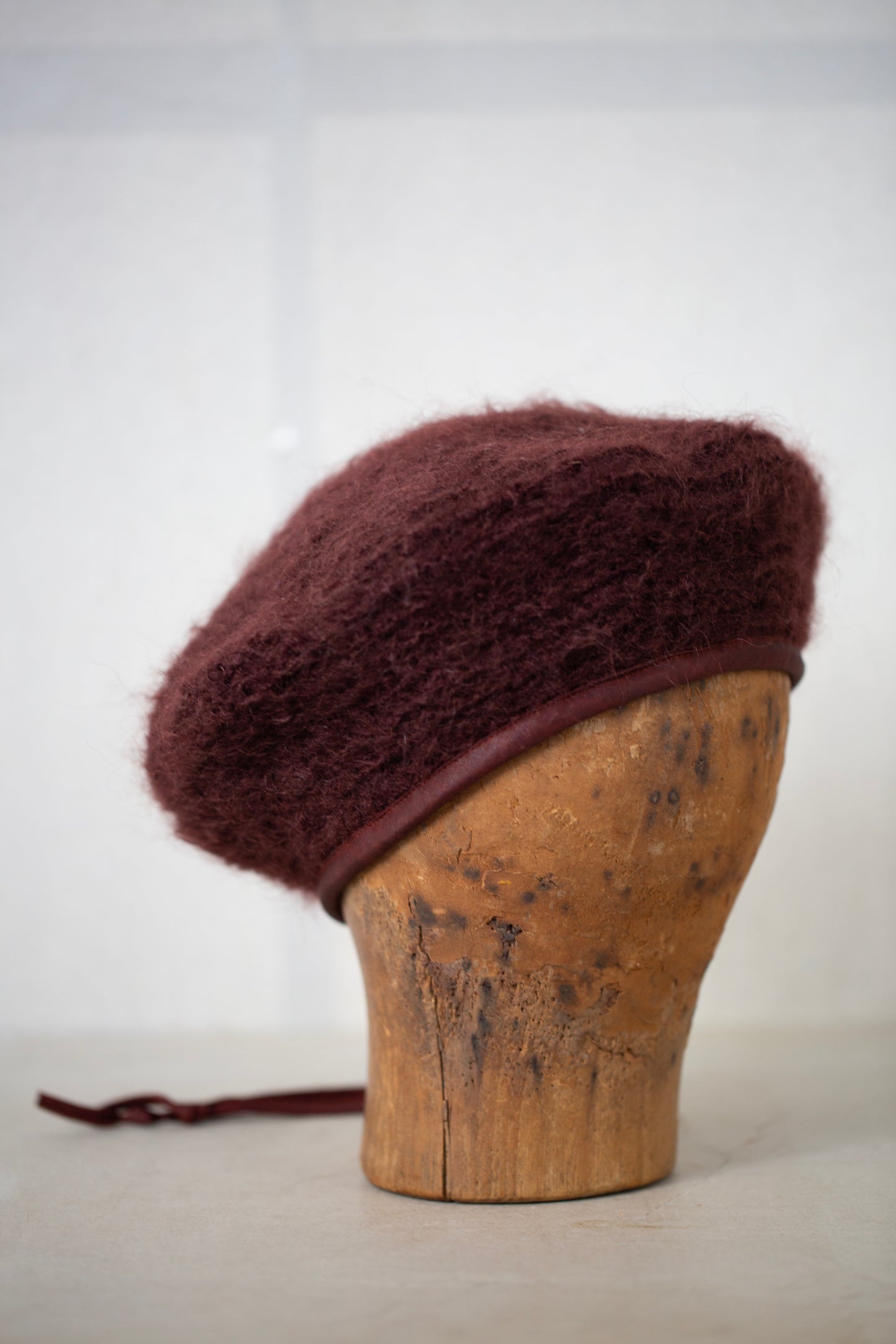 BERET#1 - GOAT MOHAIR OXBLOOD
