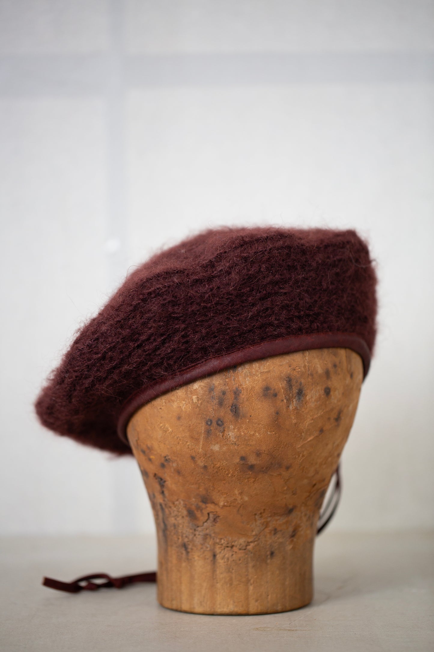 BERET#1 - GOAT MOHAIR OXBLOOD