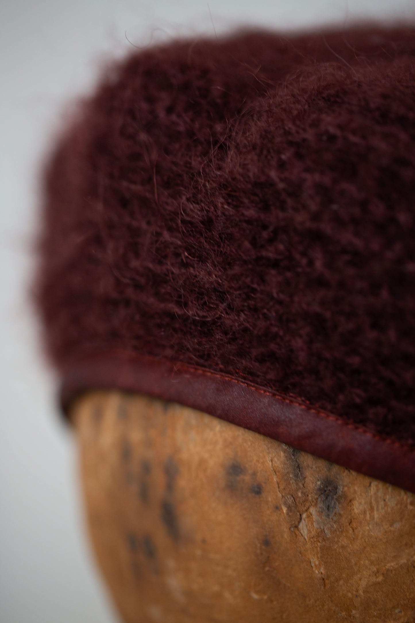 BERET#1 - GOAT MOHAIR OXBLOOD