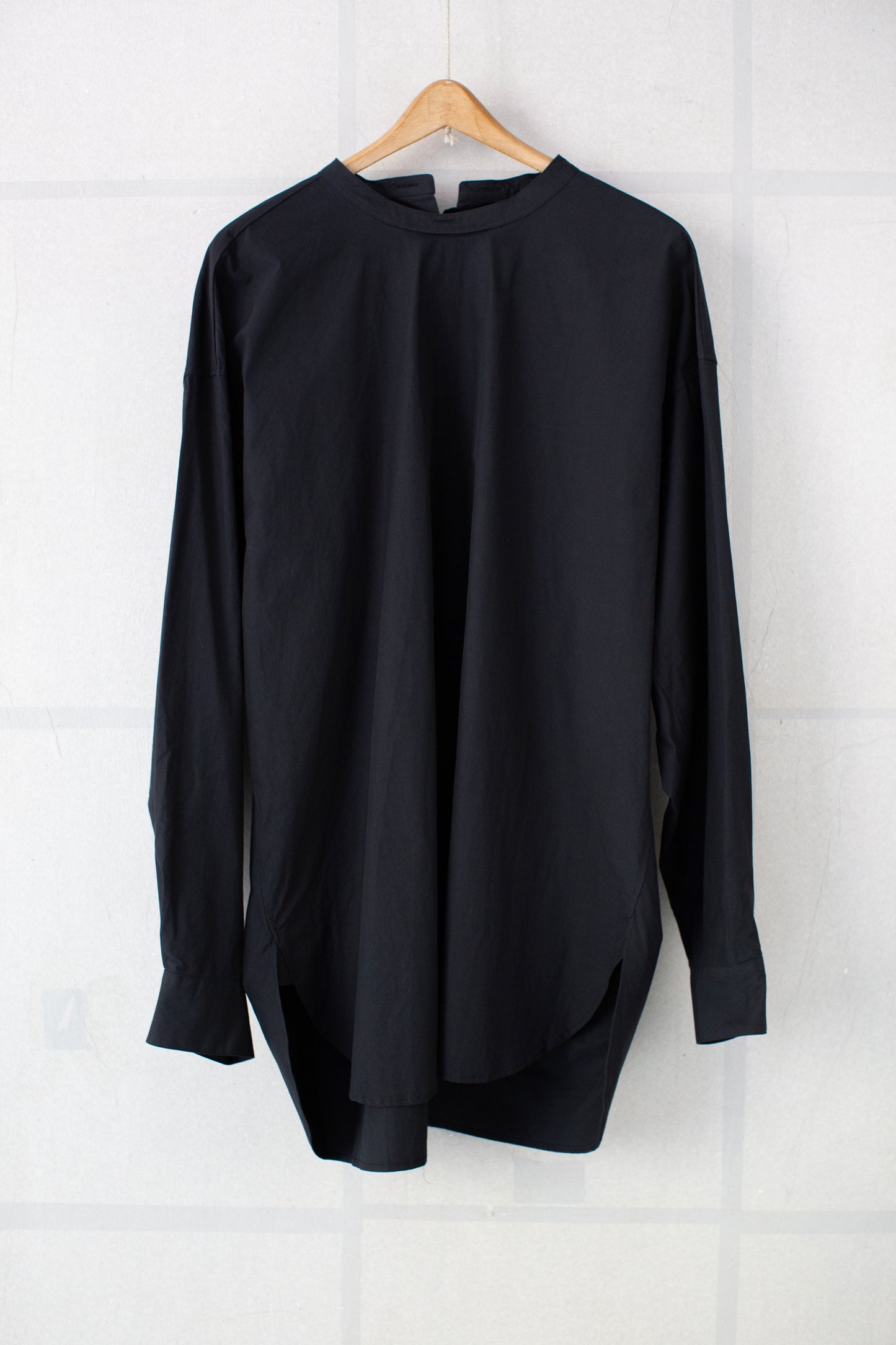 Dress Pullover Shirt in Black