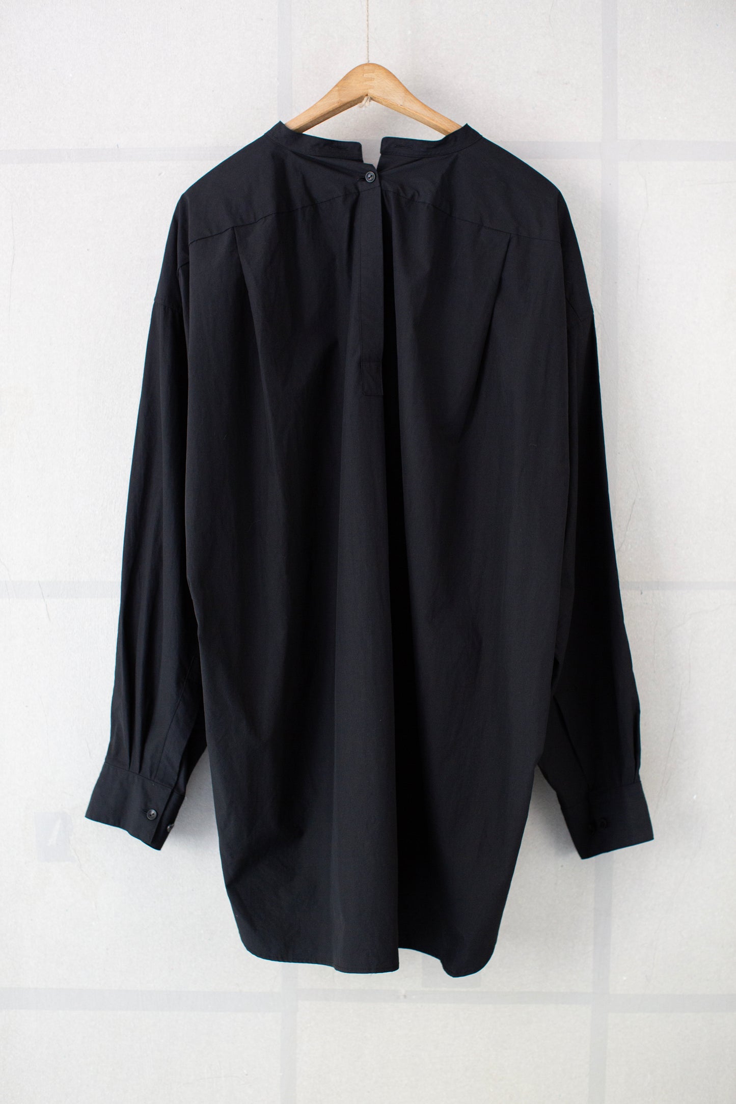 Dress Pullover Shirt in Black