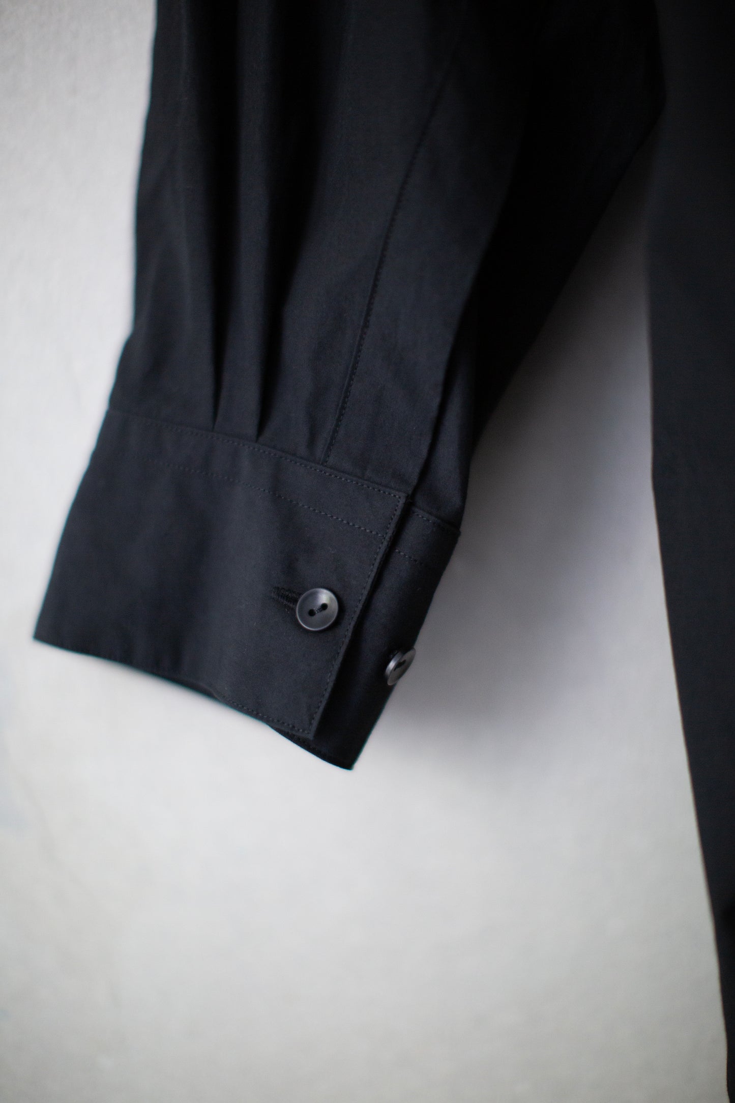 Dress Pullover Shirt in Black