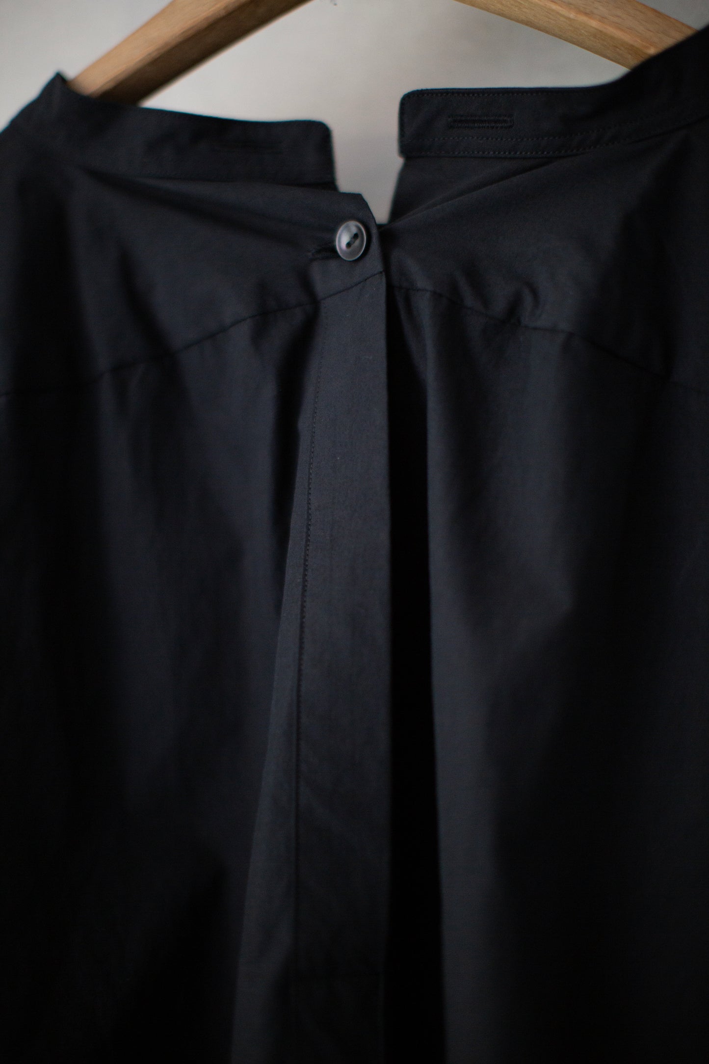 Dress Pullover Shirt in Black
