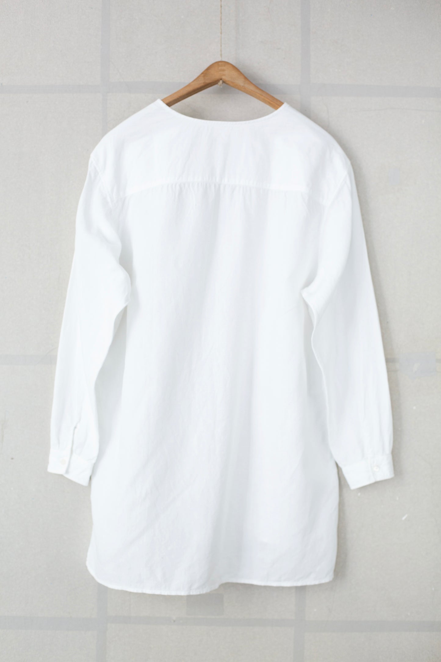 no collar shirt in white high density hemp