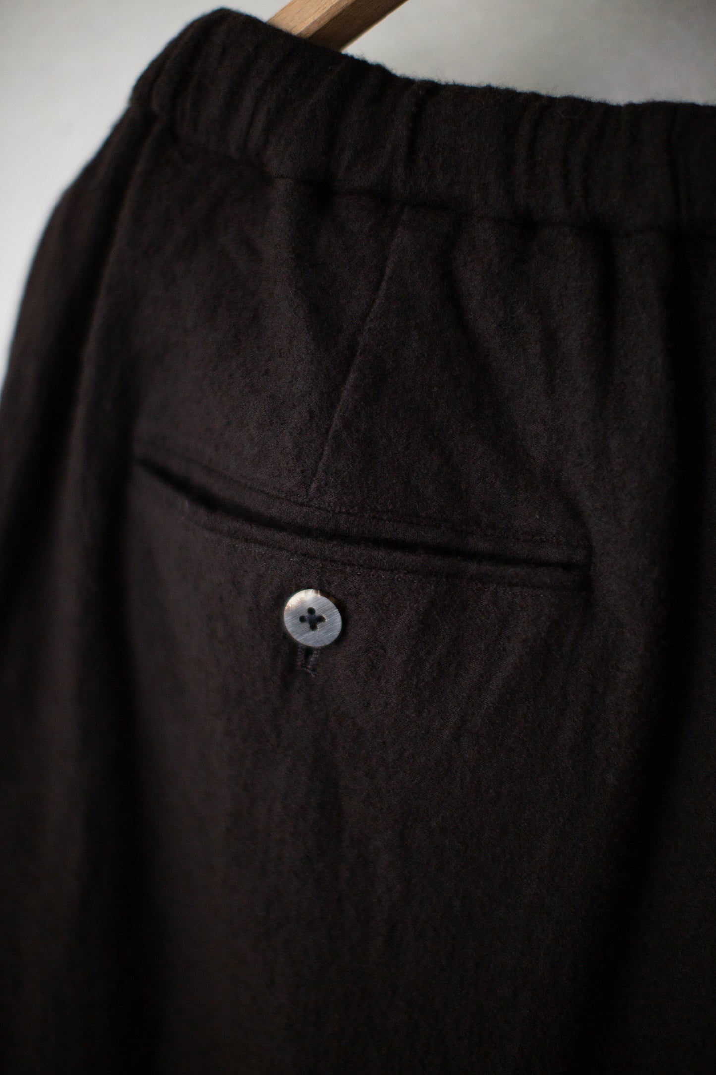 dark brown shrink double face double pleated easy tapered pants