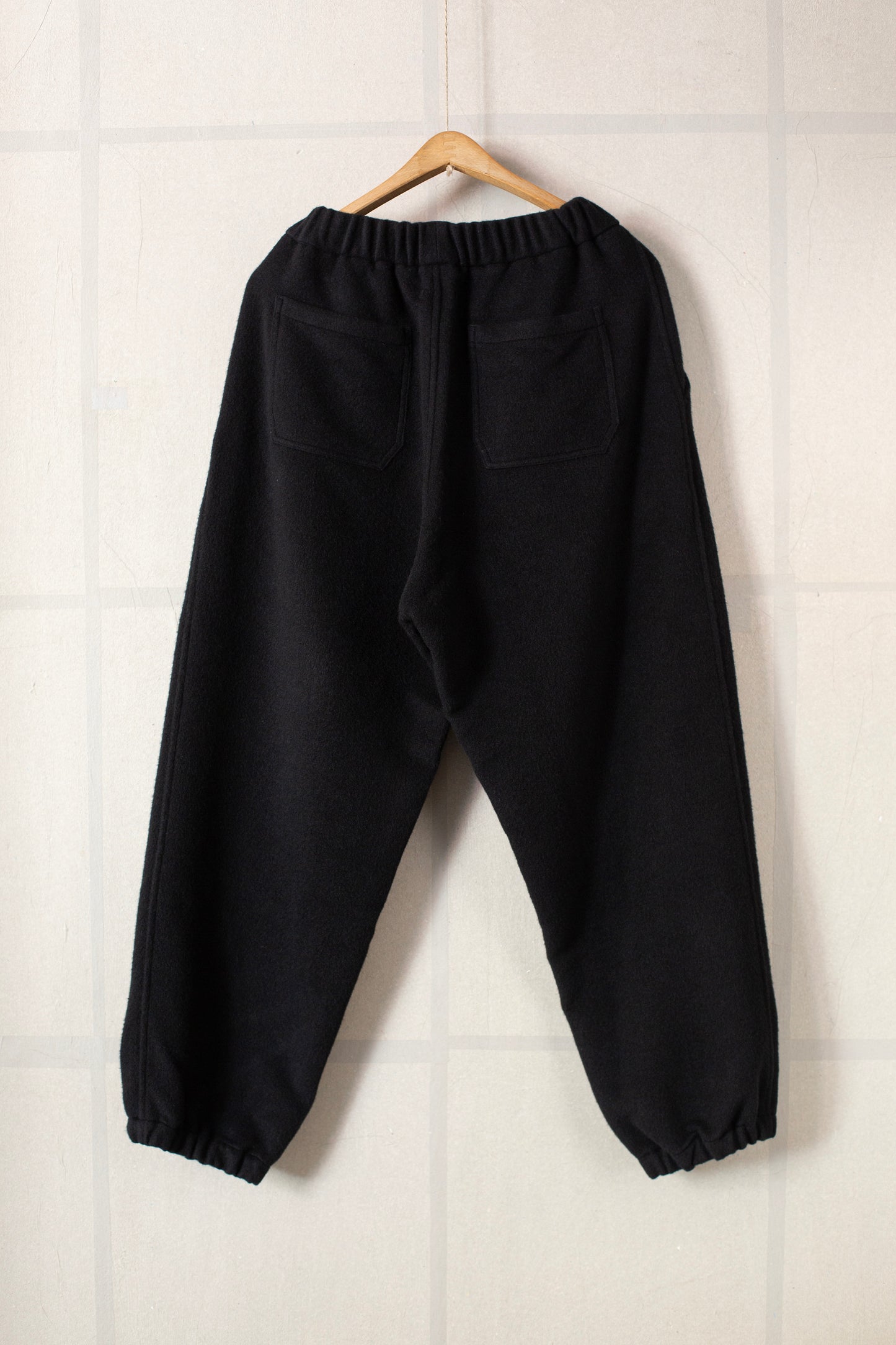 JOGGING pants in brushed BLACK wool silk camel