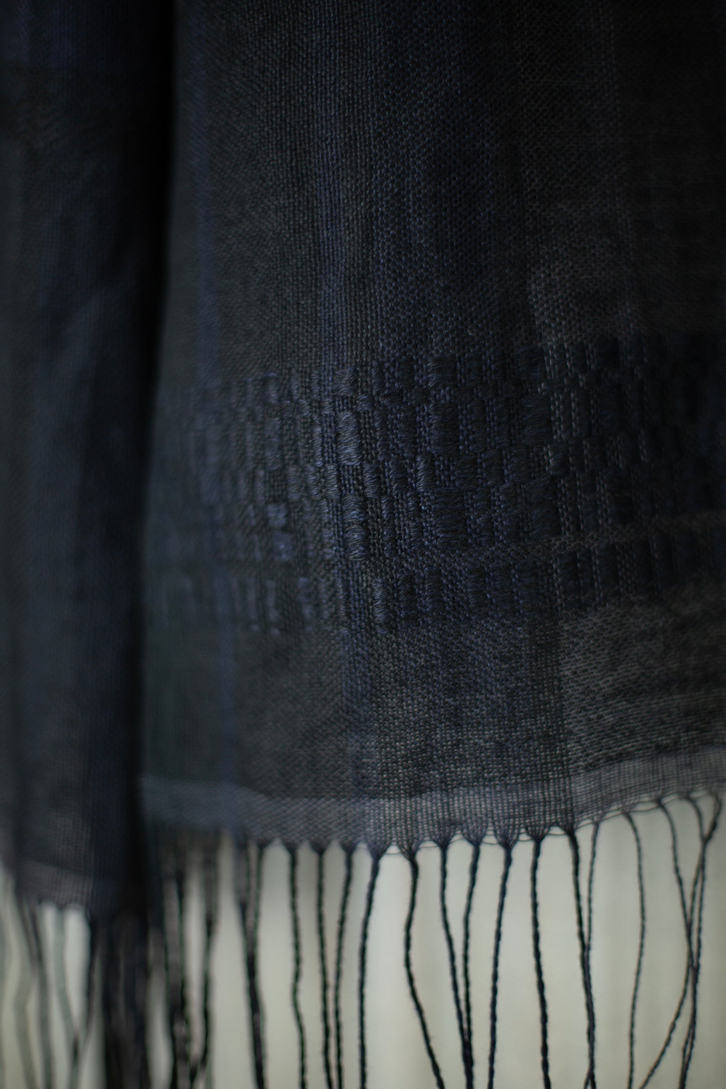 Hand woven stole black & navy