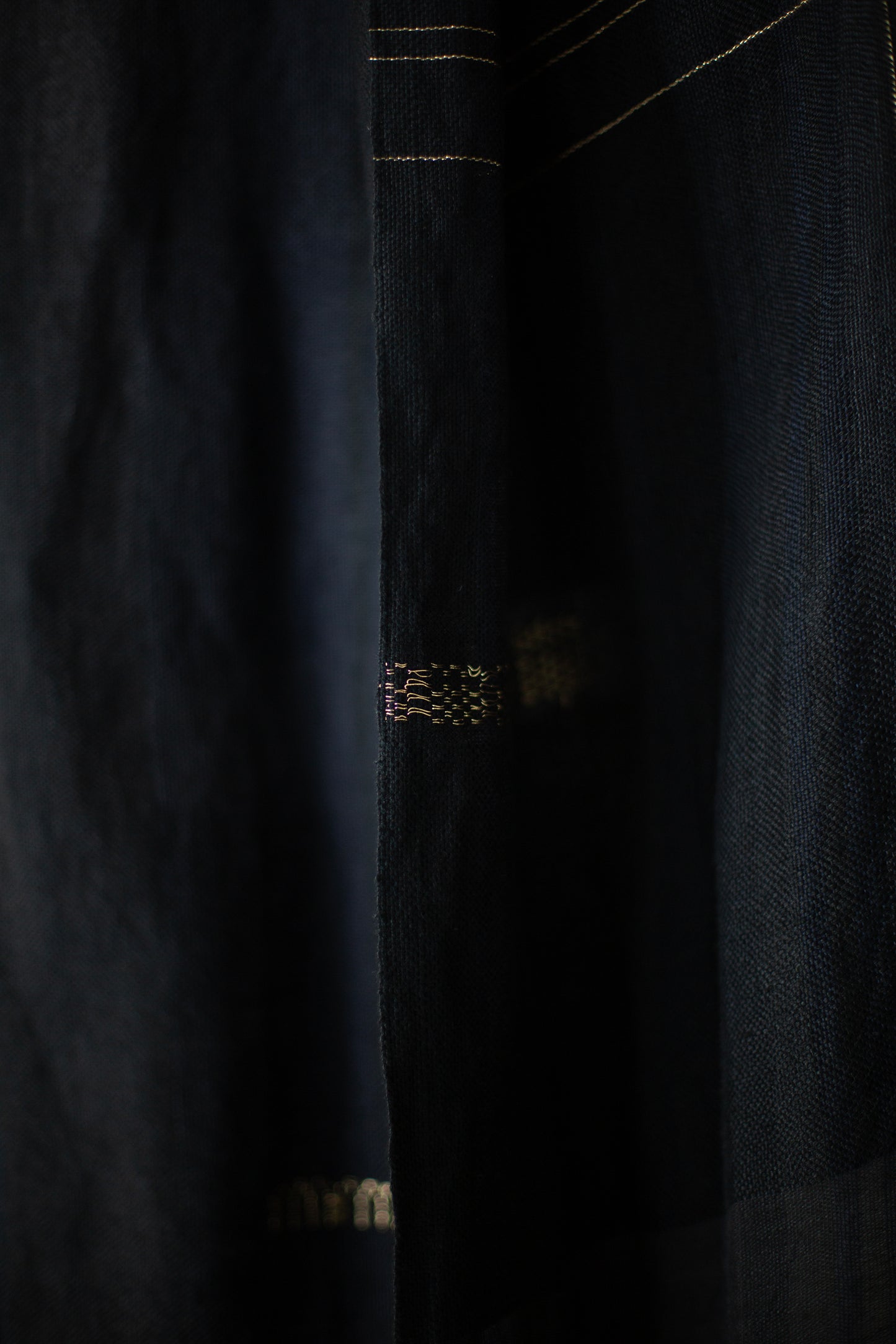 Hand woven stole black & navy