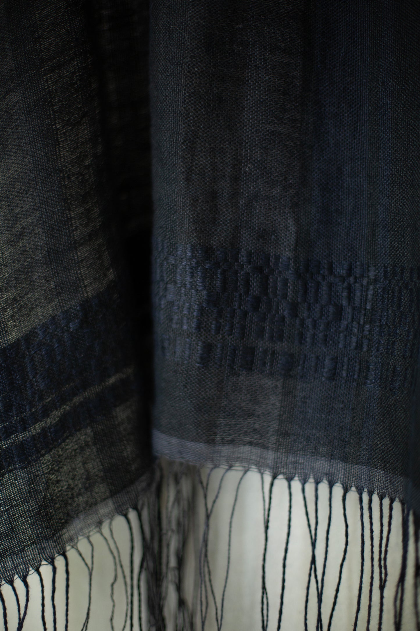 Hand woven stole black & navy