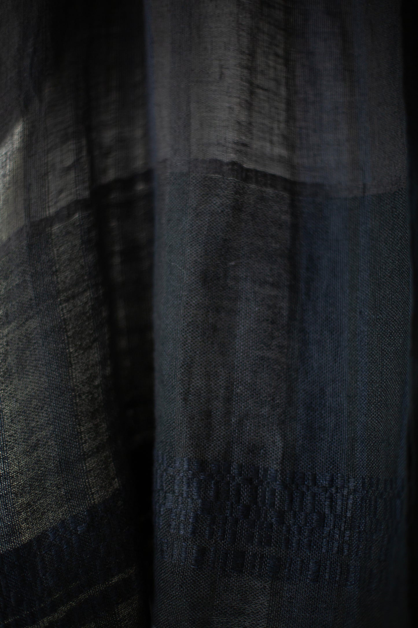Hand woven stole black & navy