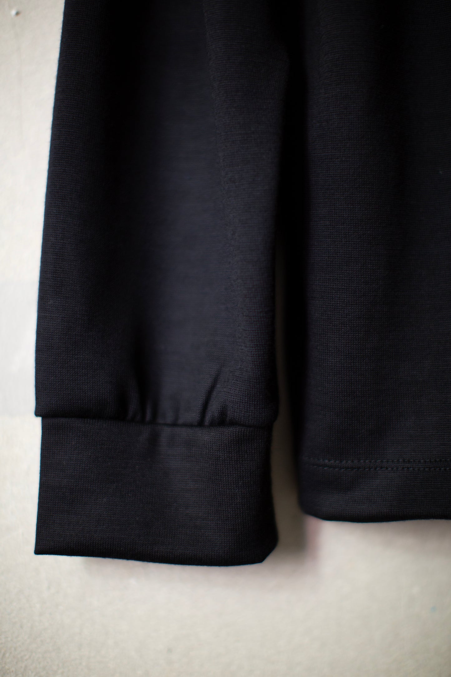 black super 180 wool jersey crew neck longsleeve t-shirt