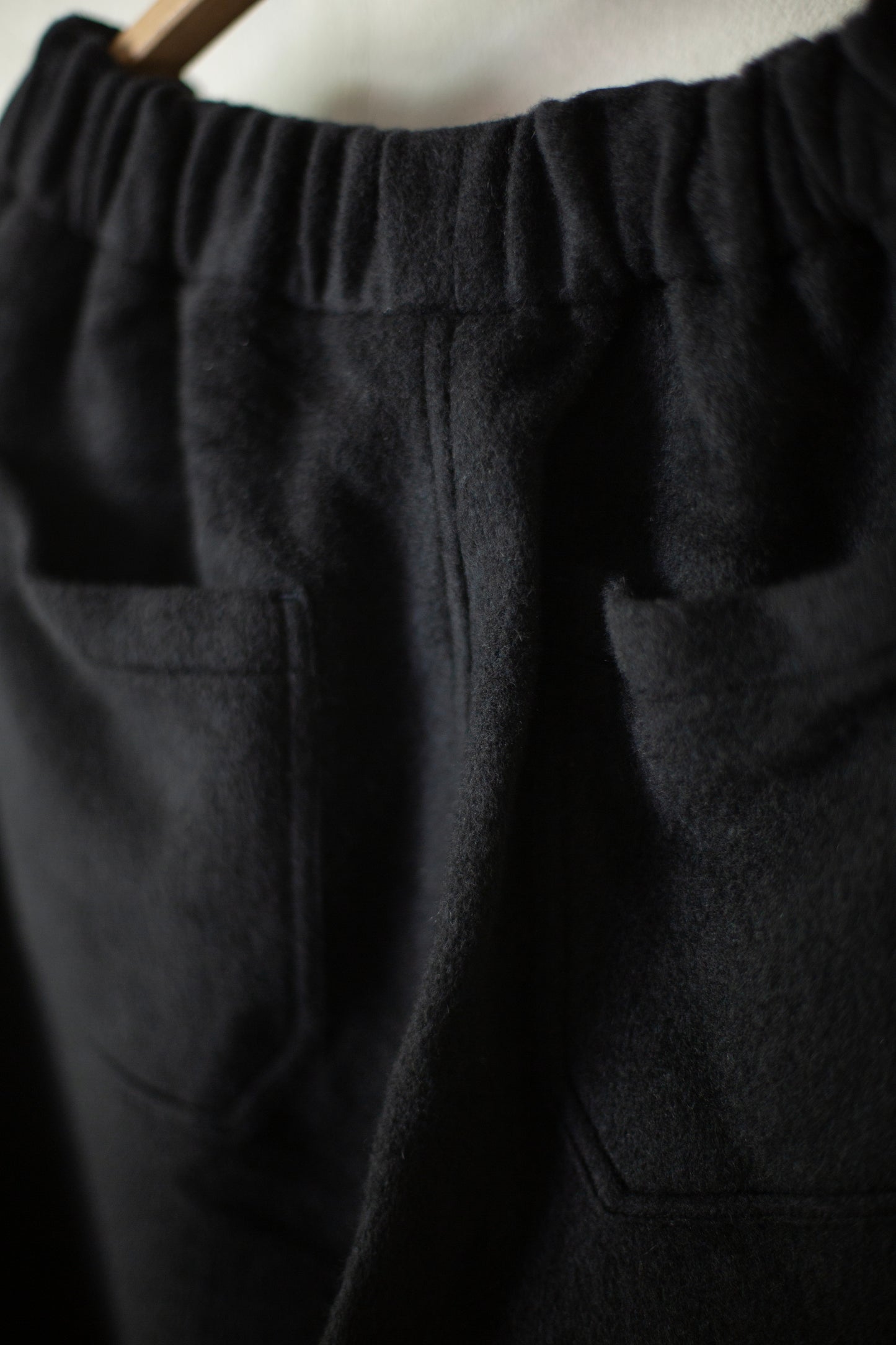 JOGGING pants in brushed BLACK wool silk camel