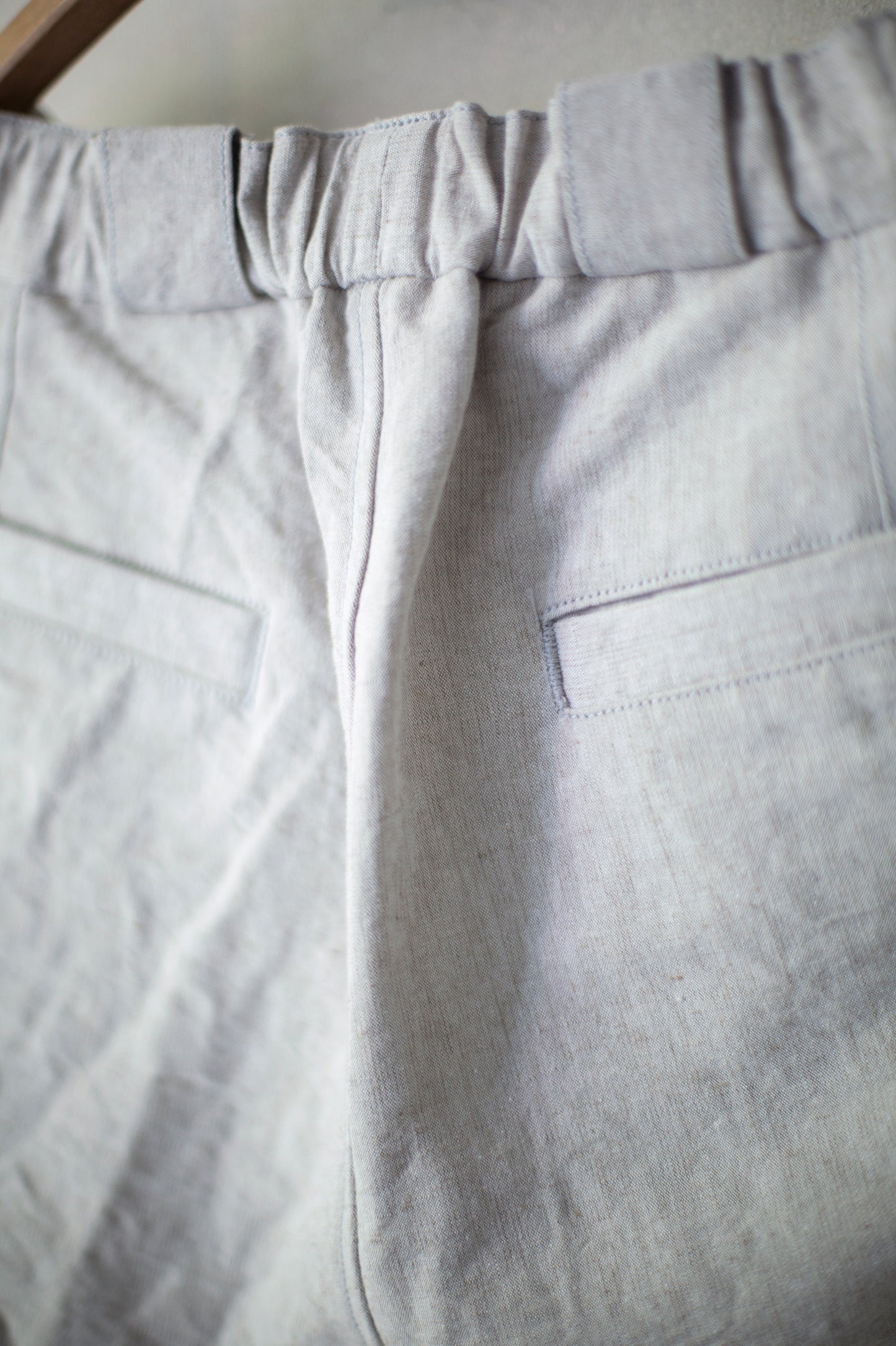 straight long pants in chalk high-density hemp-cotton